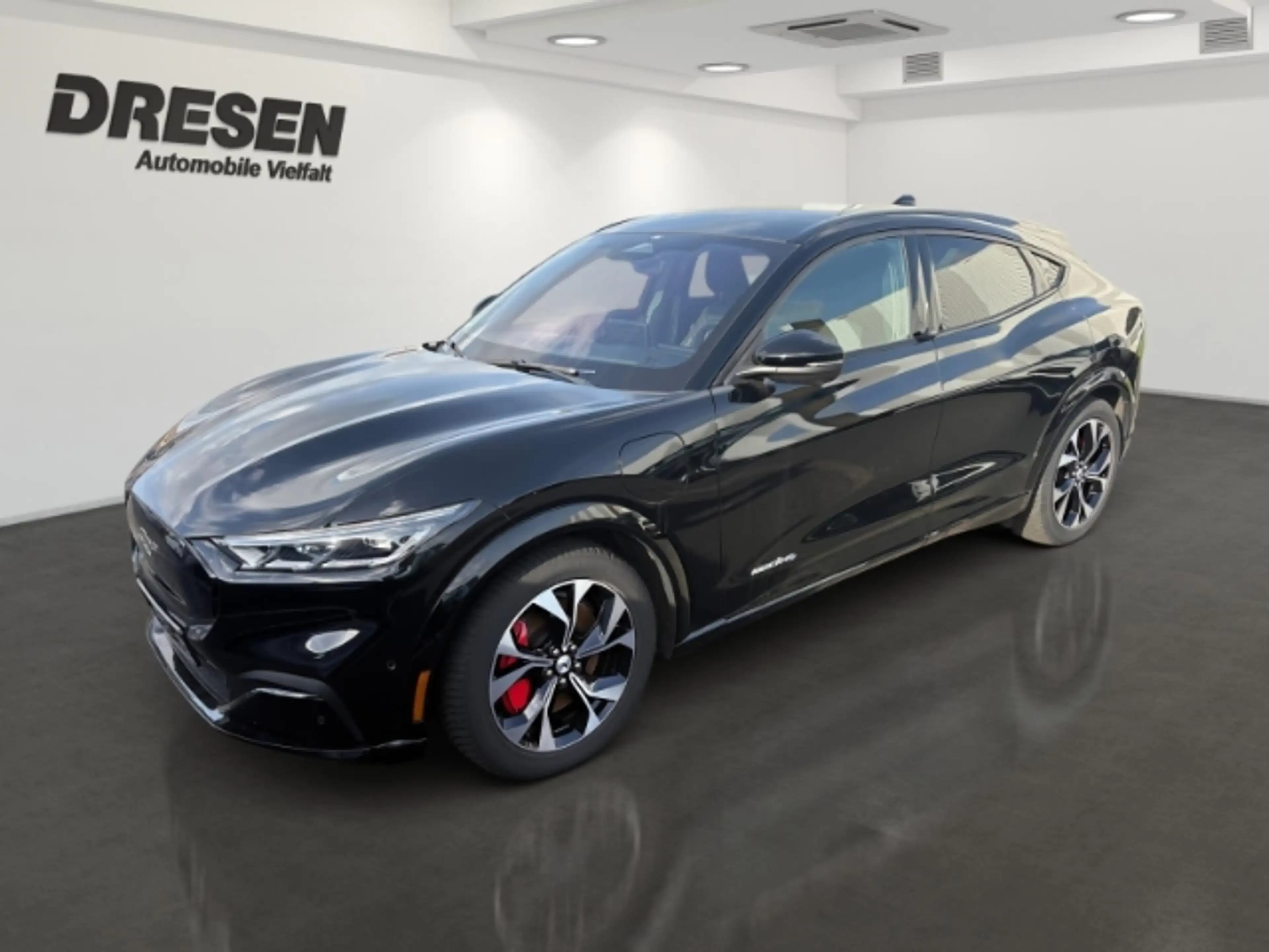 Ford Mustang Mach-E Premium AWD 75kWh *Technologie-Paket* — photo 3