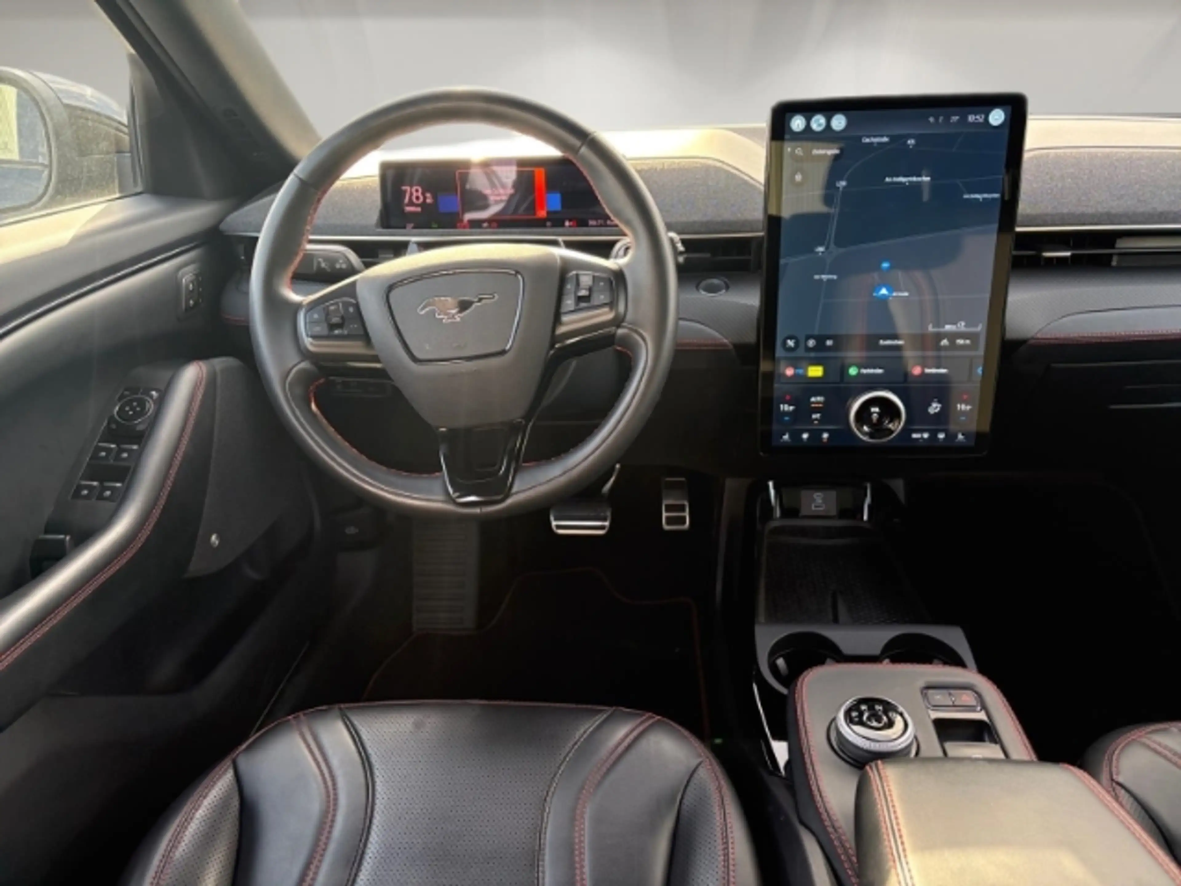 Ford Mustang Mach-E Premium AWD 75kWh *Technologie-Paket* — photo 12