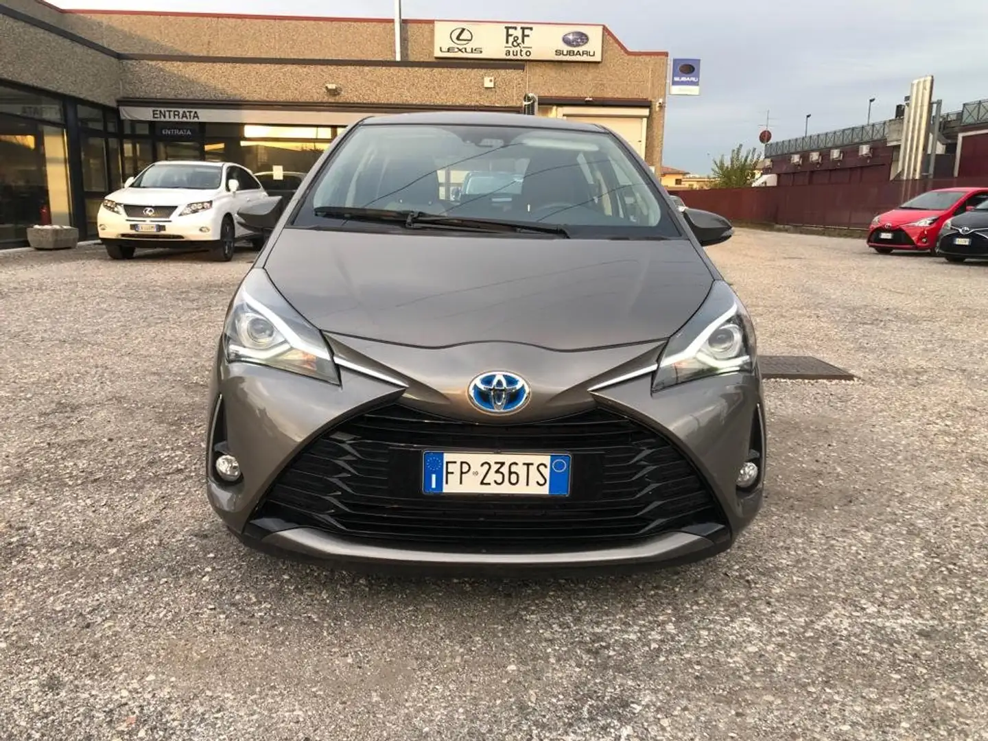 Toyota Yaris Yaris 5p 1.5h Style Grigio - 1