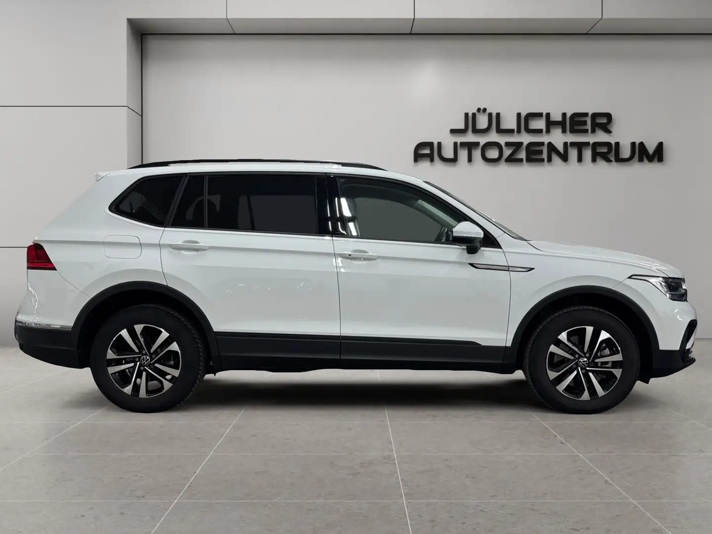 Volkswagen Tiguan Allspace Comfortline DSG, 7-Sitzer Weiß - 2