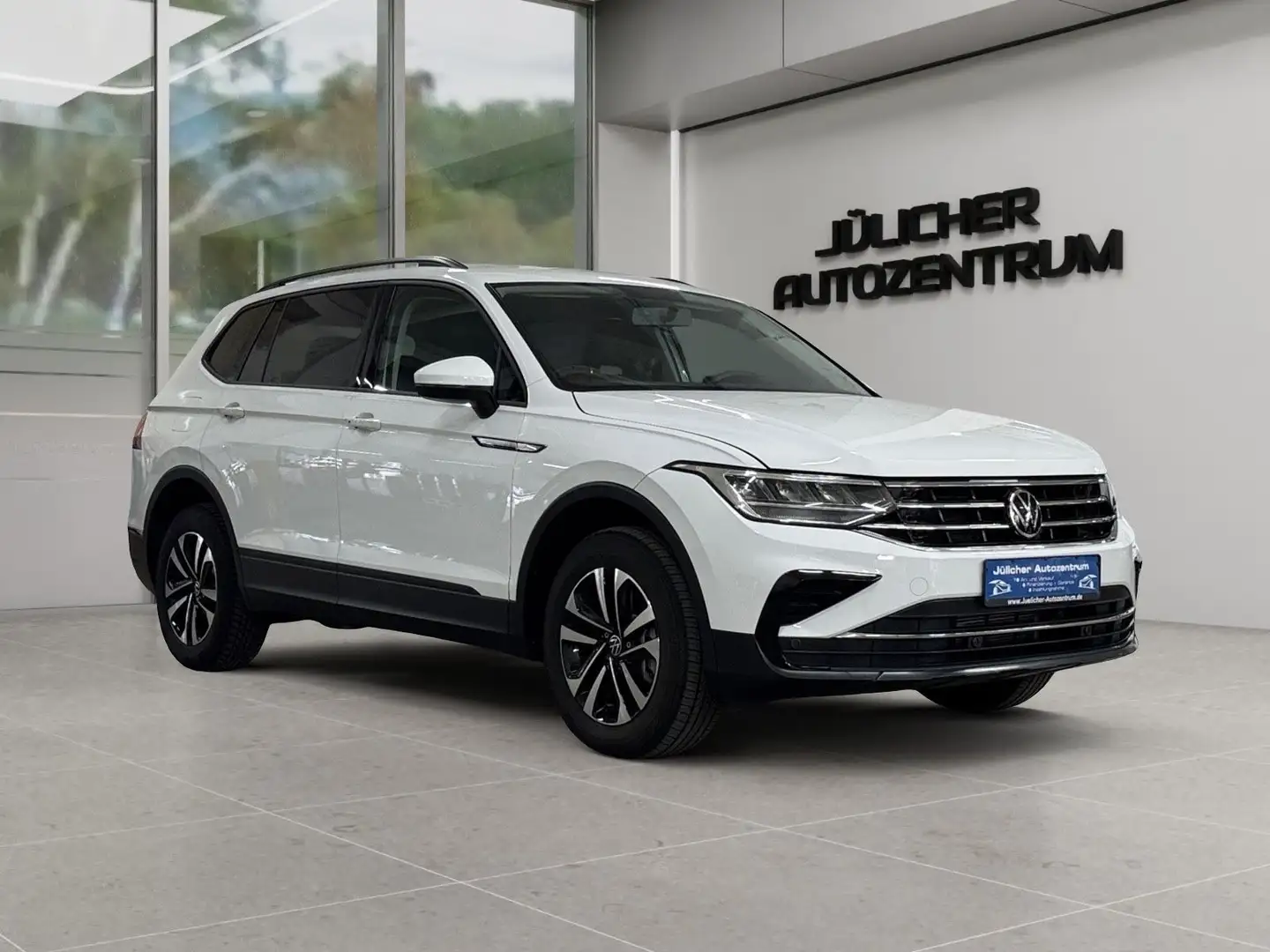 Volkswagen Tiguan Allspace Comfortline DSG, 7-Sitzer Weiß - 1