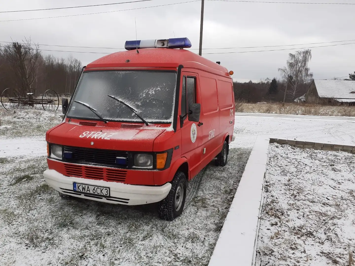 Mercedes-Benz 210/310 benzine Piros - 2