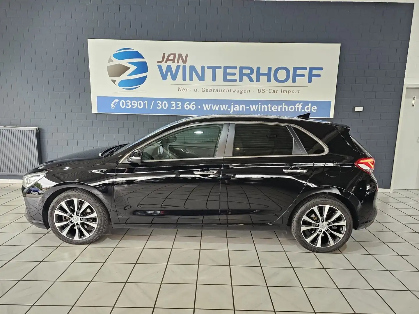 Hyundai i30 1.4 T-GDI DCT Premium LED NAVI CAM APP 1.HD Noir - 2
