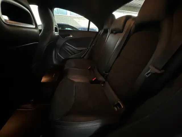 Mercedes-Benz Cla view 24