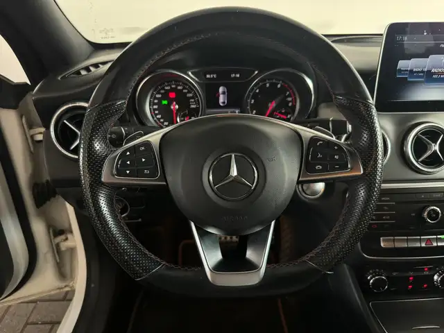 Mercedes-Benz Cla view 11