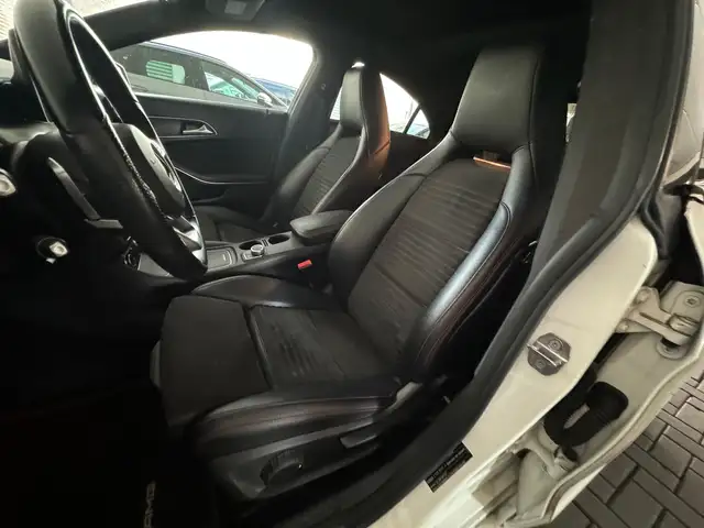 Mercedes-Benz Cla view 10