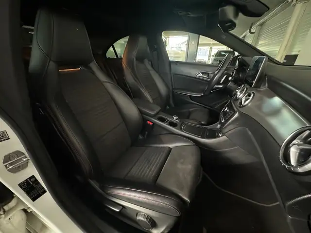 Mercedes-Benz Cla view 27