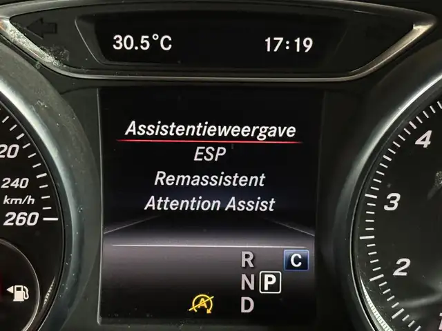 Mercedes-Benz Cla view 23