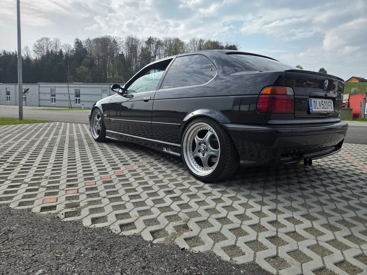 BMW 323i Coupé Sport-Edition Turbo, foto 3