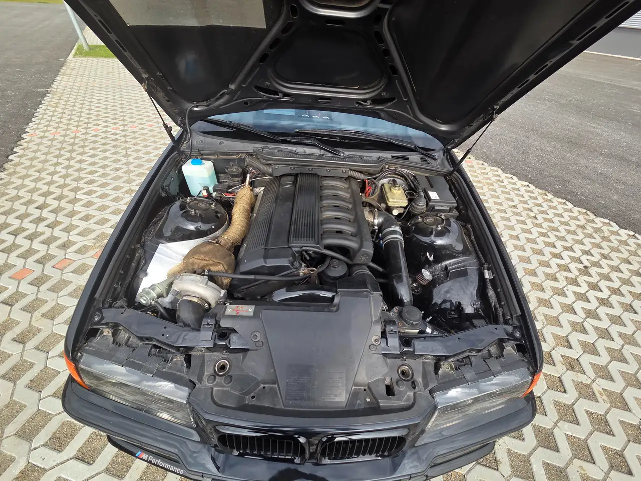 BMW 323i Coupé Sport-Edition Turbo, foto 7
