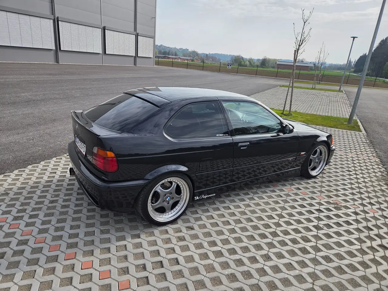 BMW 323i Coupé Sport-Edition Turbo, foto 5