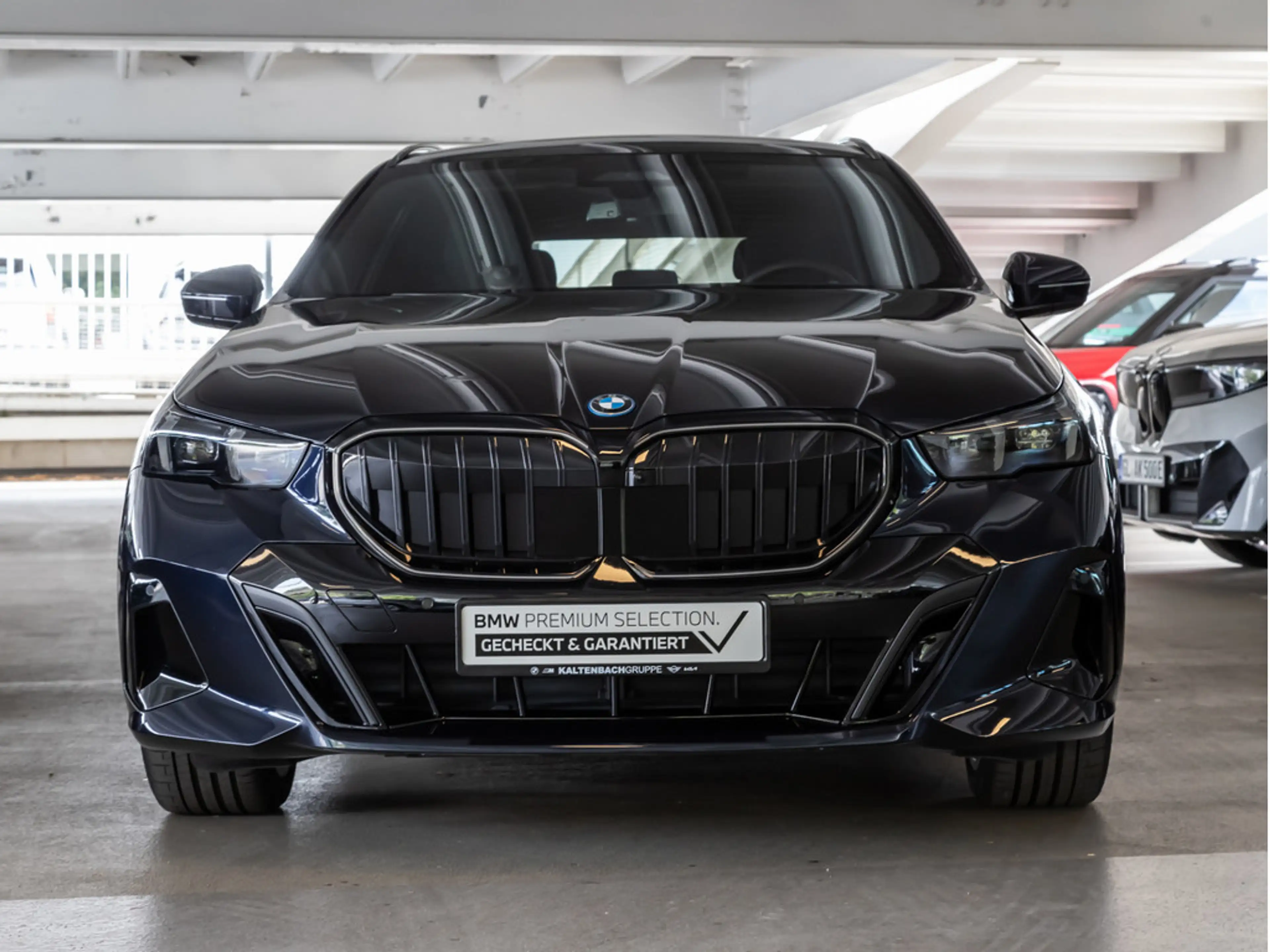 BMW 550 e Touring xDrive M-Sport Pro PANO AHK HUD — photo 4