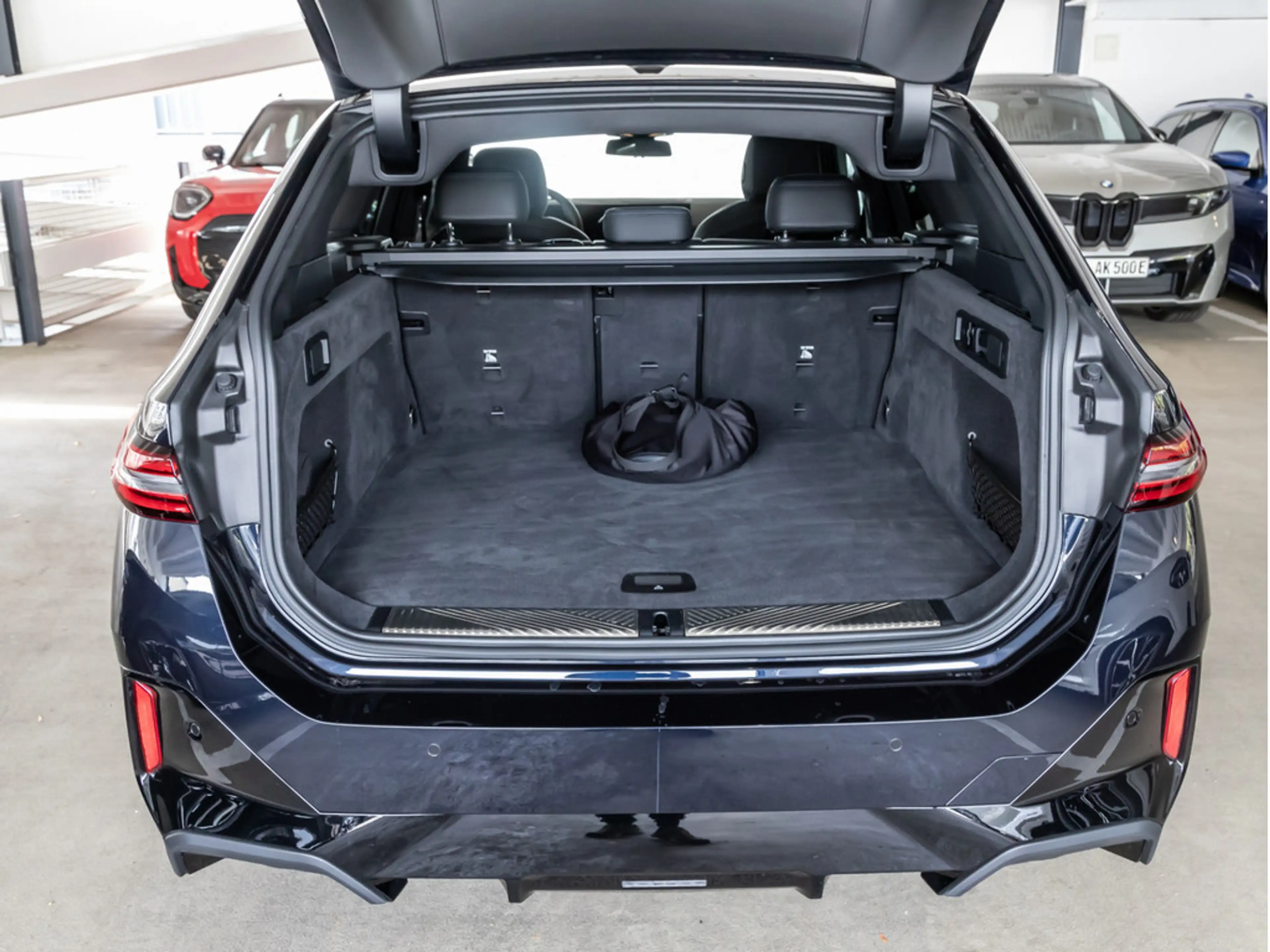 BMW 550 e Touring xDrive M-Sport Pro PANO AHK HUD — photo 15
