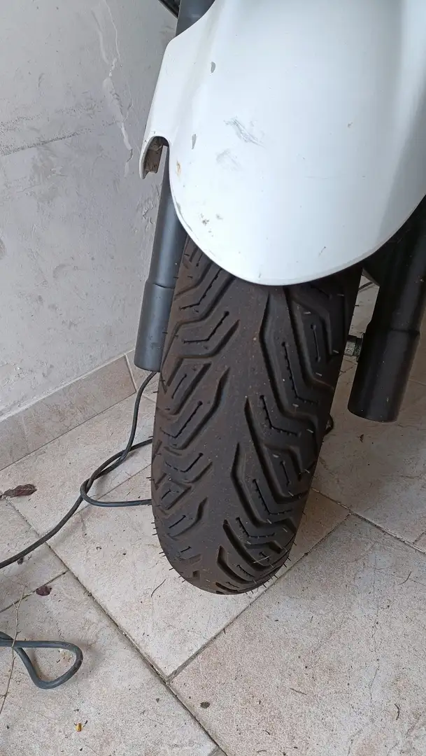 Kymco Downtown 300i Alb - 2