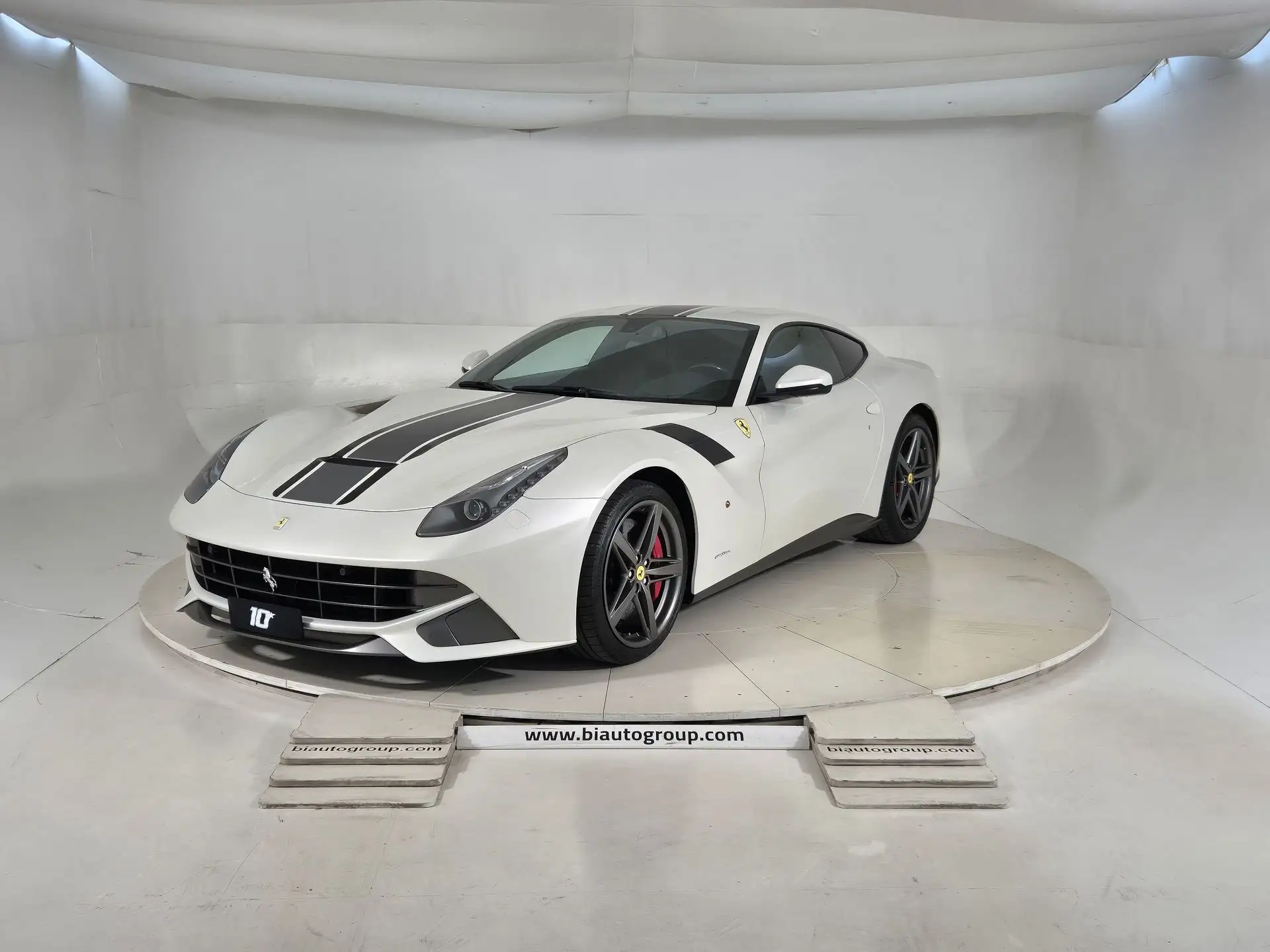 페라리 F12 베를리네타 2013 흰색 사진 1