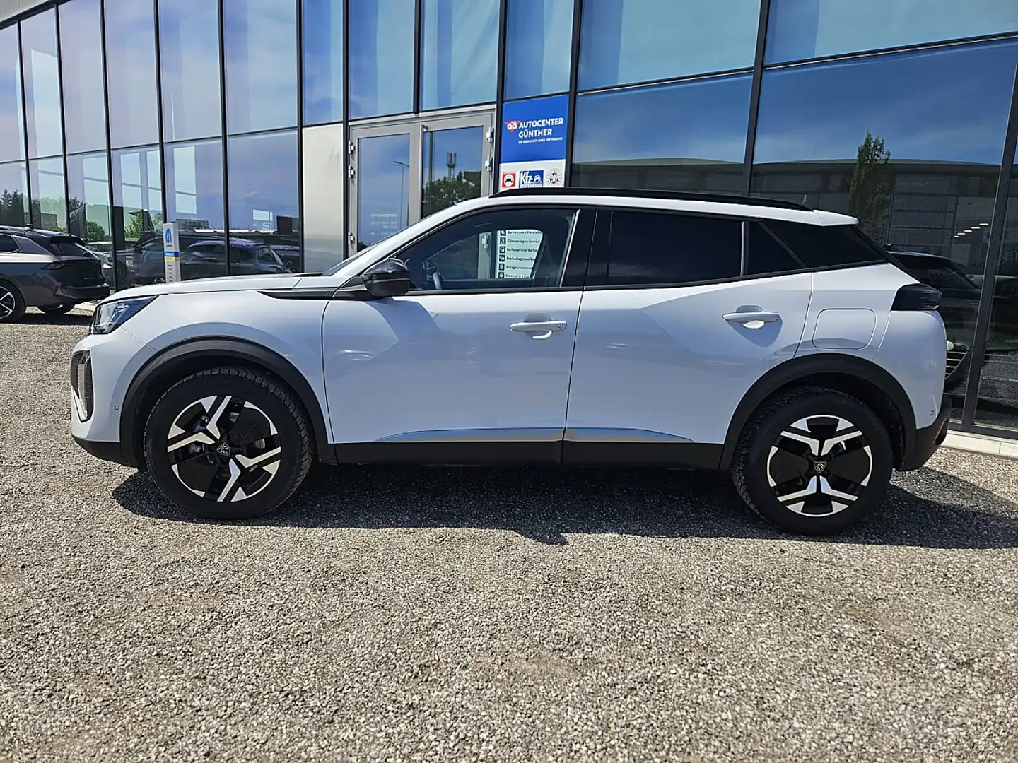 Peugeot 2008 Hybrid 145 e-DCS6 Allure Weiß - 2