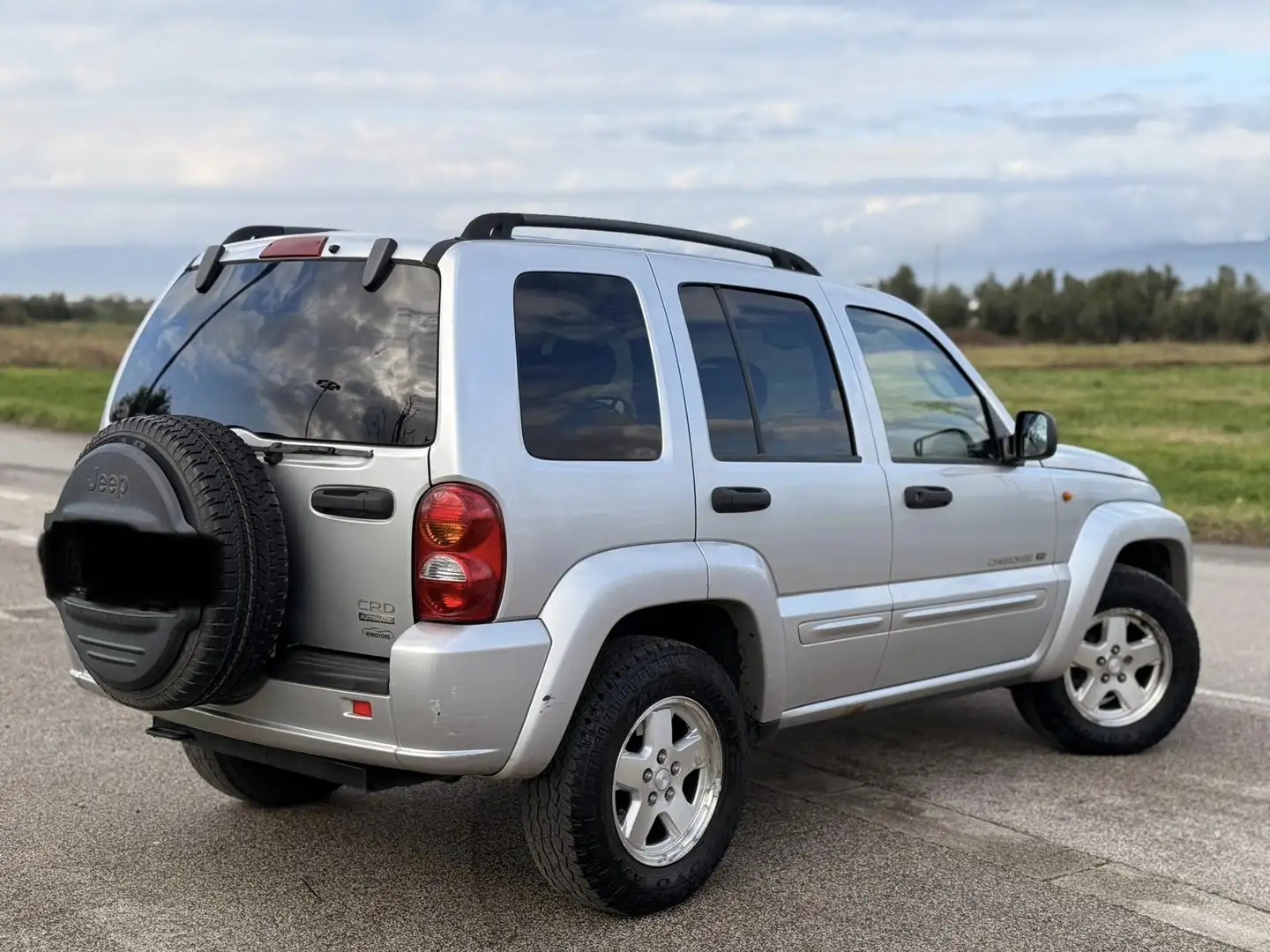 Jeep Liberty Kj Limited Edition Gris - 2