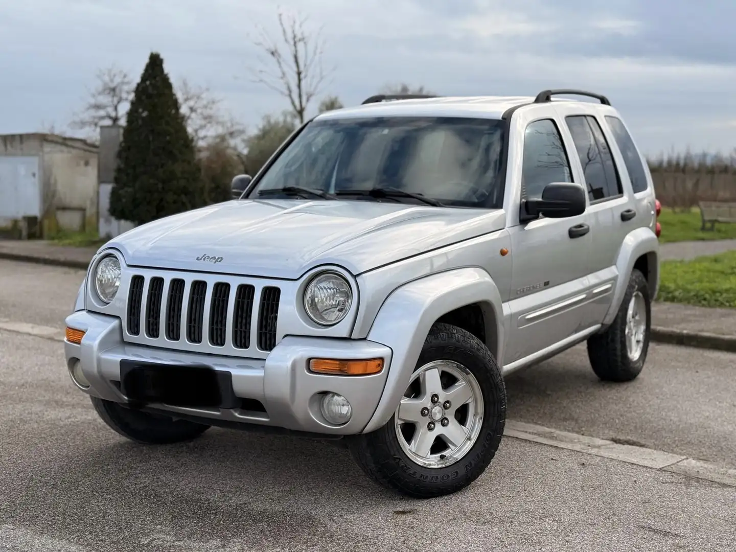 Jeep Liberty Kj Limited Edition Gris - 1