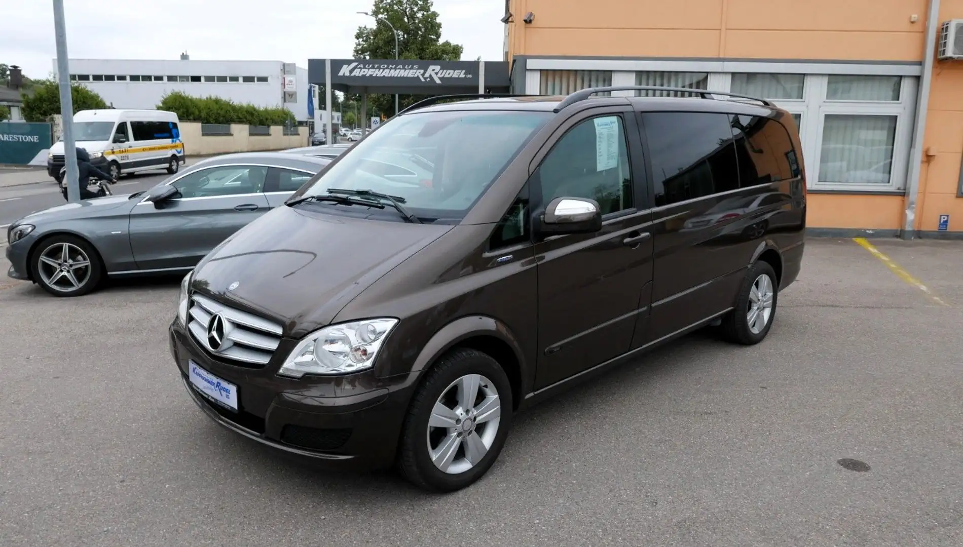 Mercedes-Benz Viano 2.2 CDI Trend Edition lang/NAVI/7-Sitzer Brun - 2