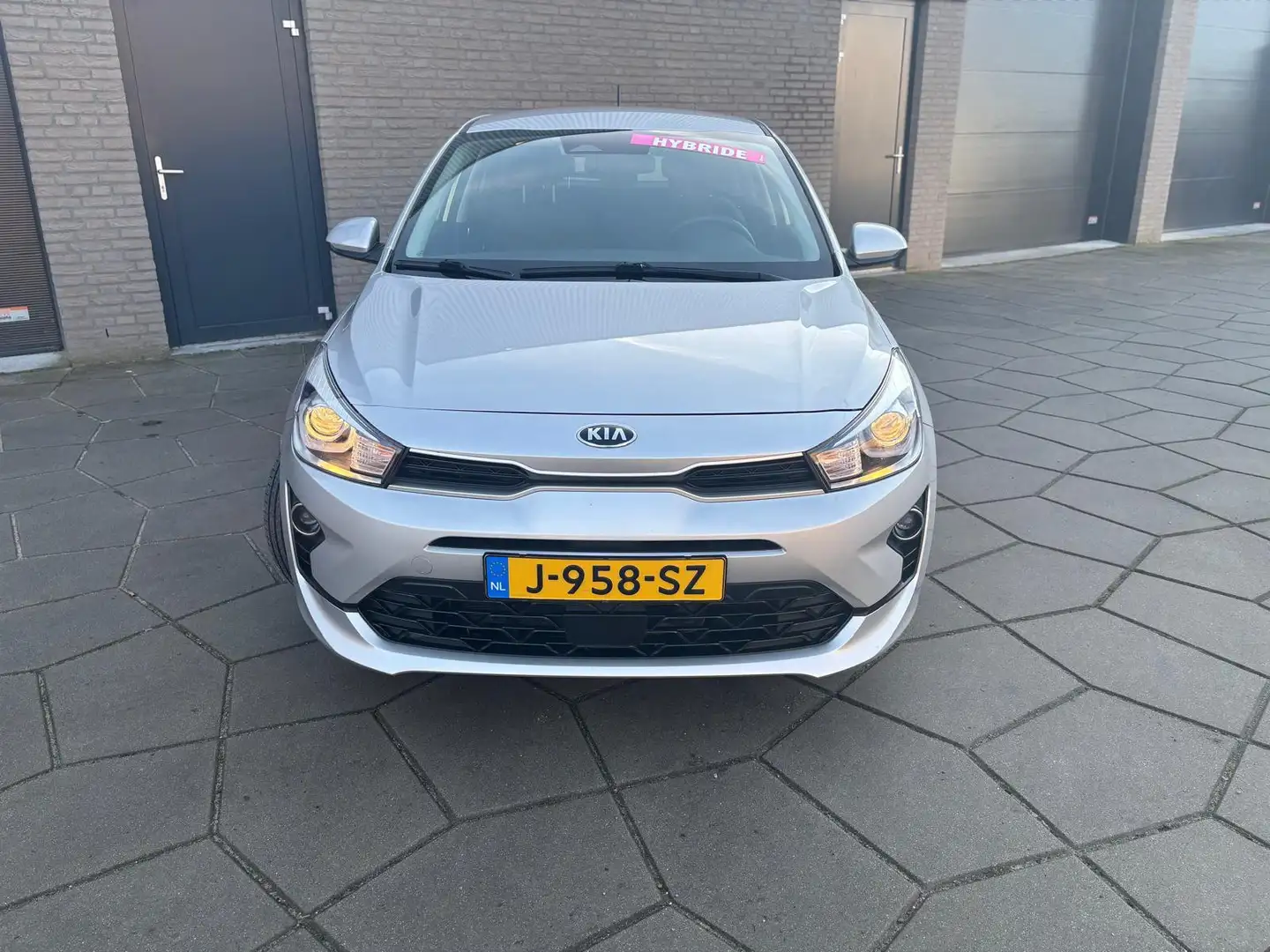 Kia Rio 1.0 T-GDi MHEV ComfortLine|Hybride |5 Drs | 6 vers Grau - 2