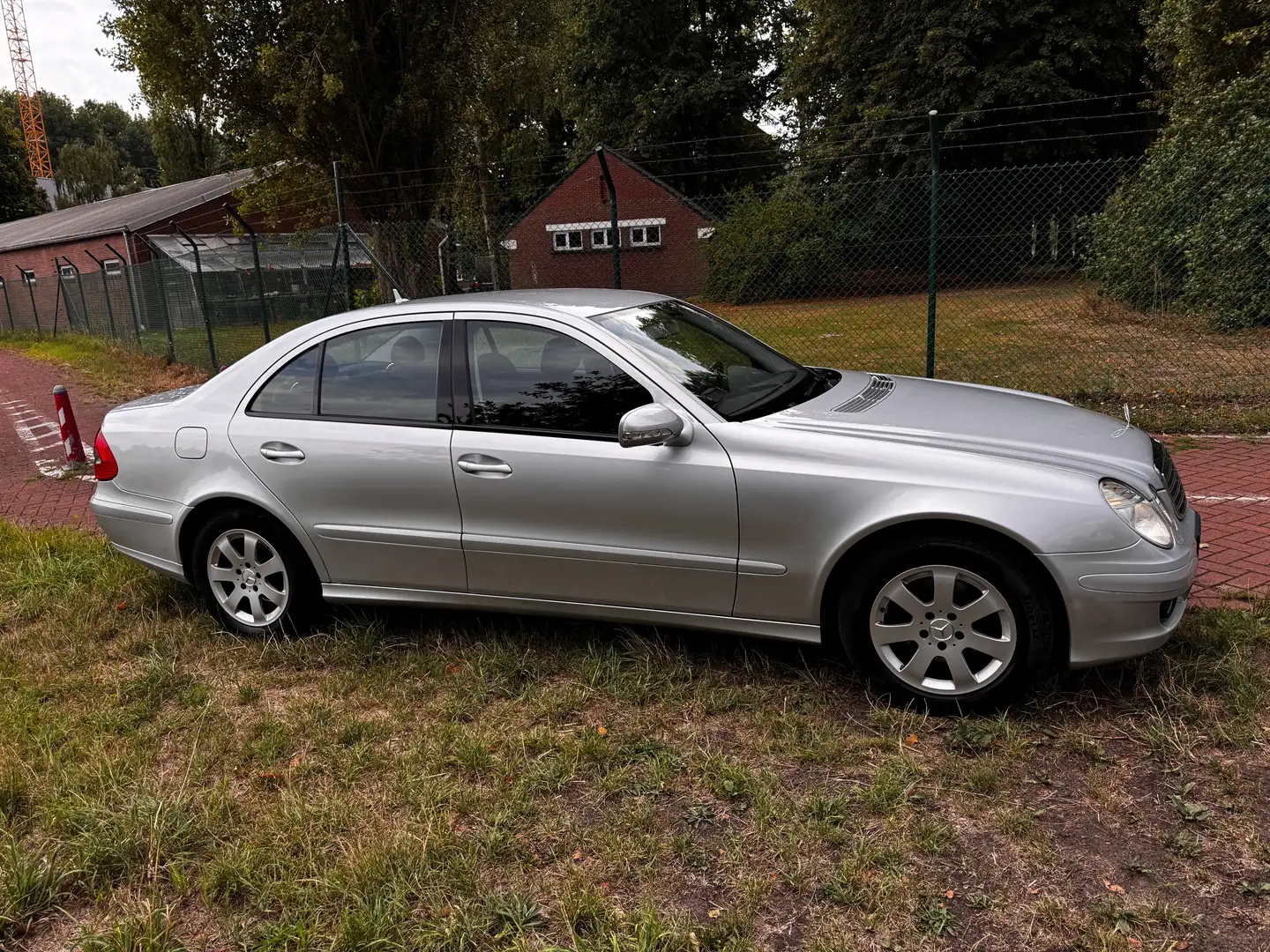 Mercedes-Benz E 200 E 200 Kompressor Automatik Classic Plateado - 2