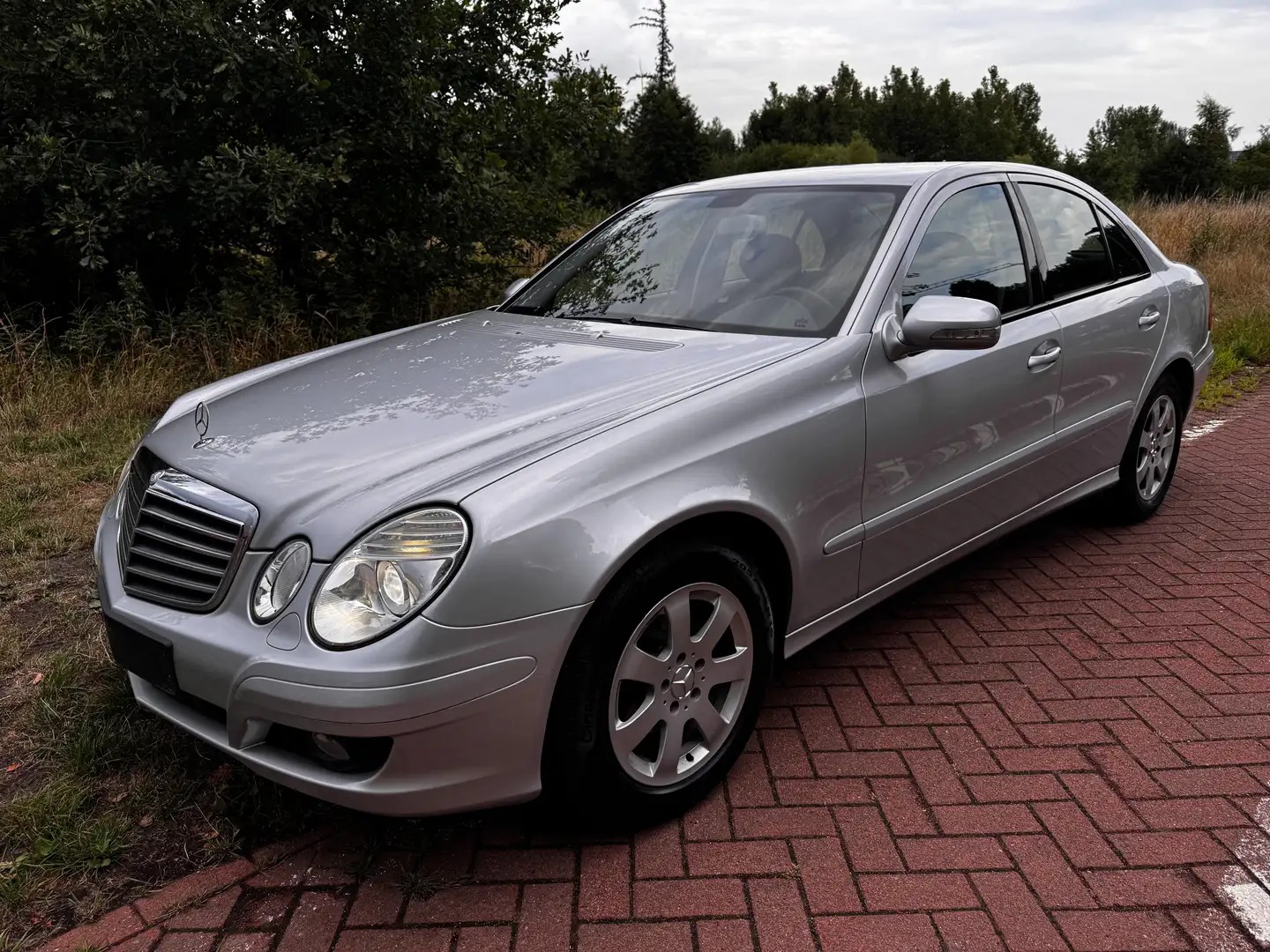 Mercedes-Benz E 200 E 200 Kompressor Automatik Classic Plateado - 1