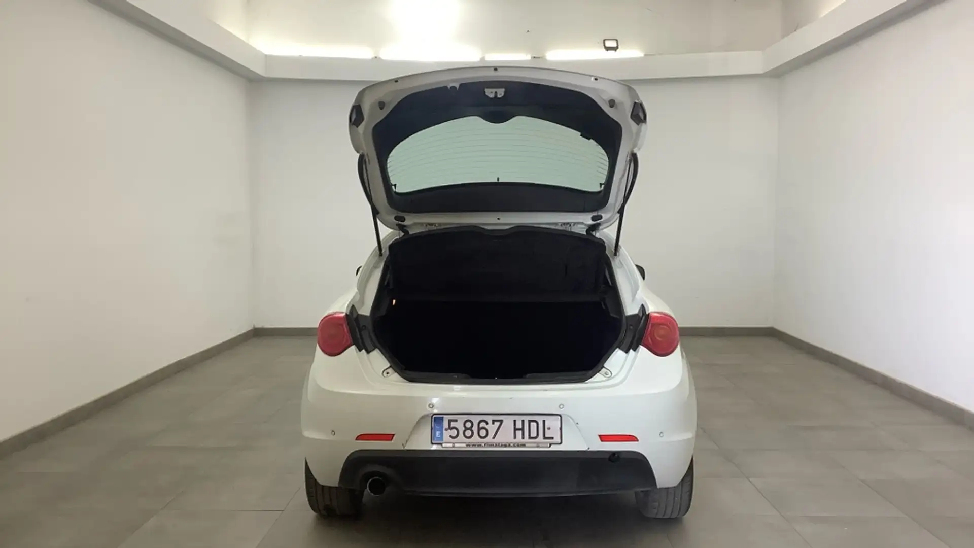 Alfa Romeo Giulietta 1.6JTD Distinctive 120 Wit - 1