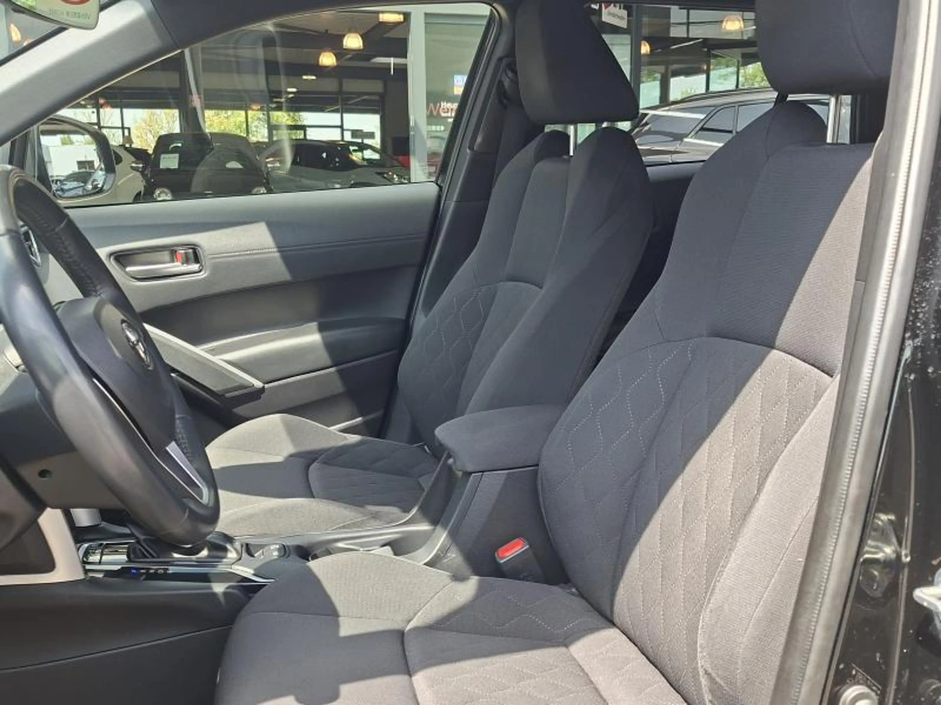 Toyota Corolla Cross STYLE — photo 9