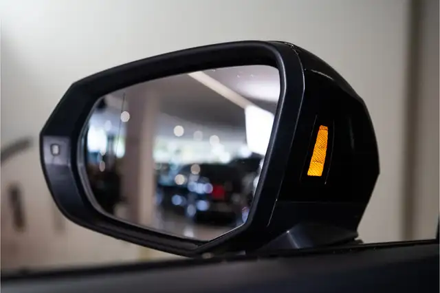 Audi Q3 view 15