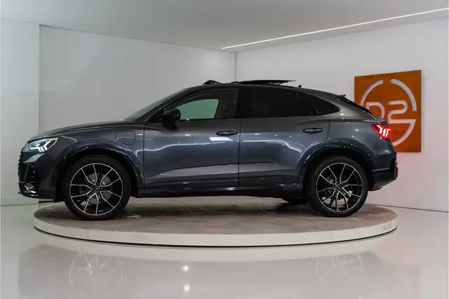 Audi Q3 view 2