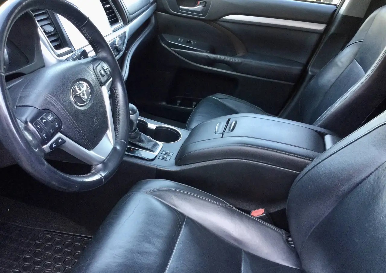 Toyota Highlander снимка Toyota Highlander