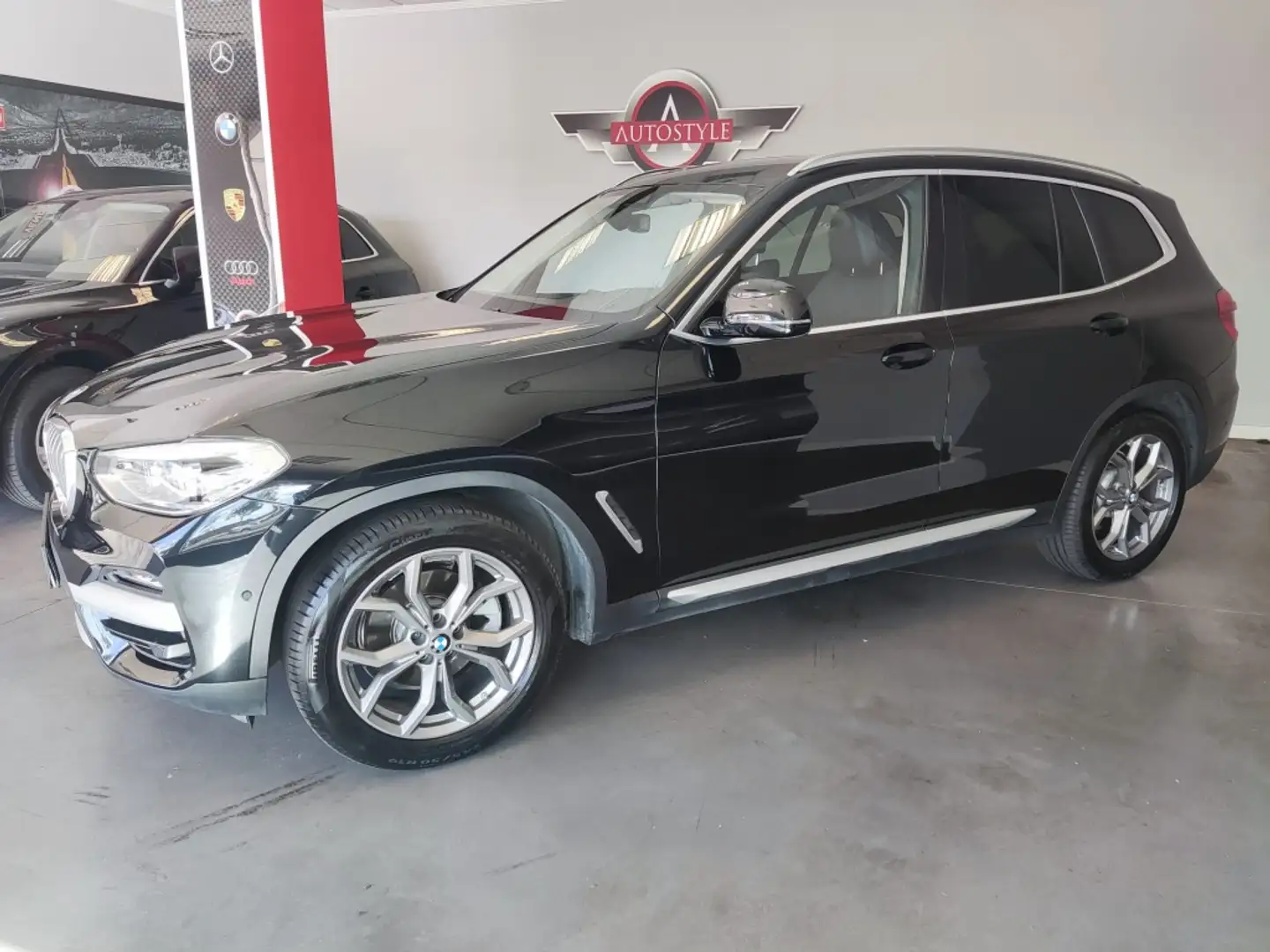 BMW X3 xDrive 20dA xLine Negro - 2