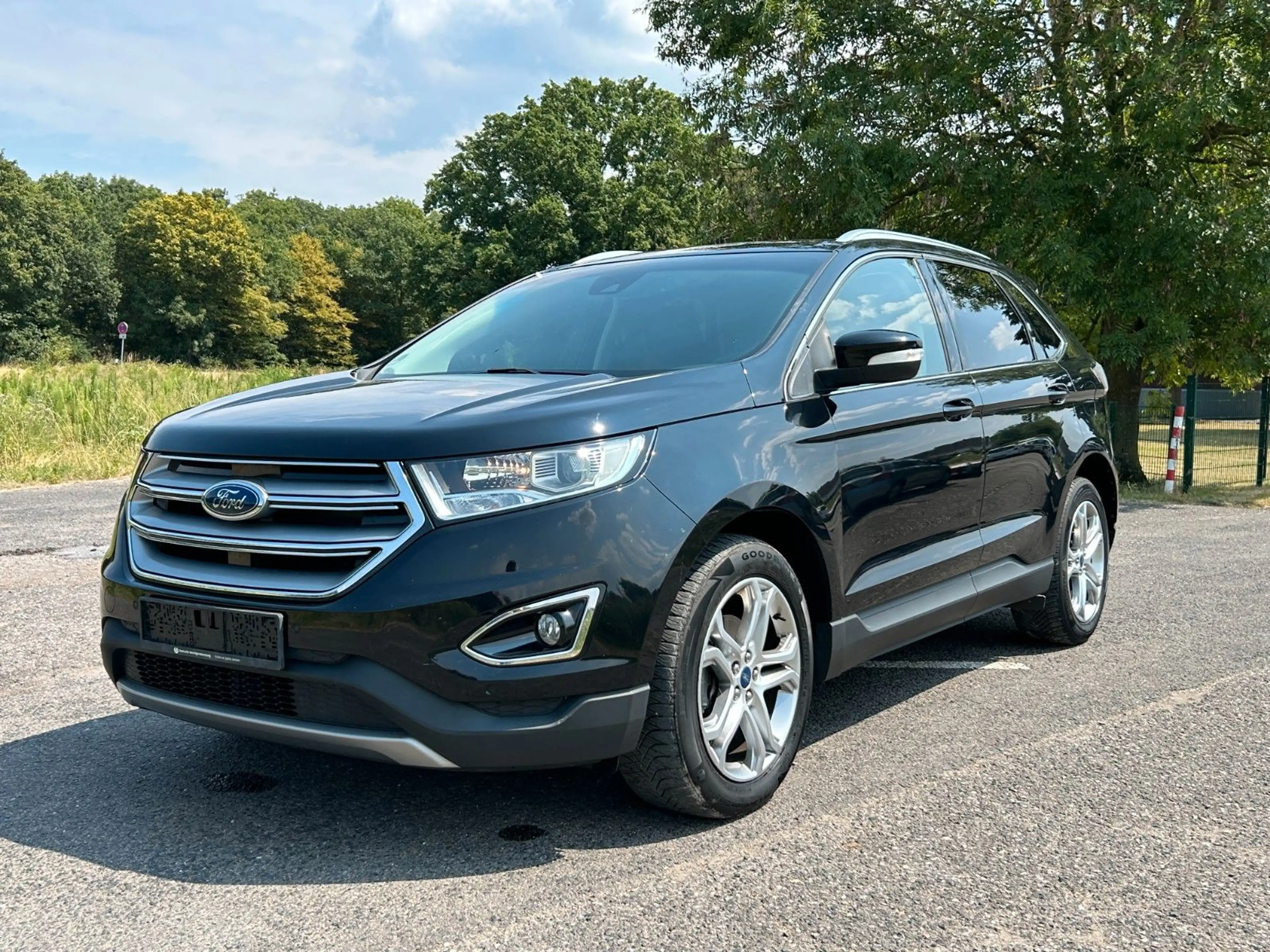 Ford Edge Titanium 2.0 TDCi 4x4 Navi Klimaauto. Leder