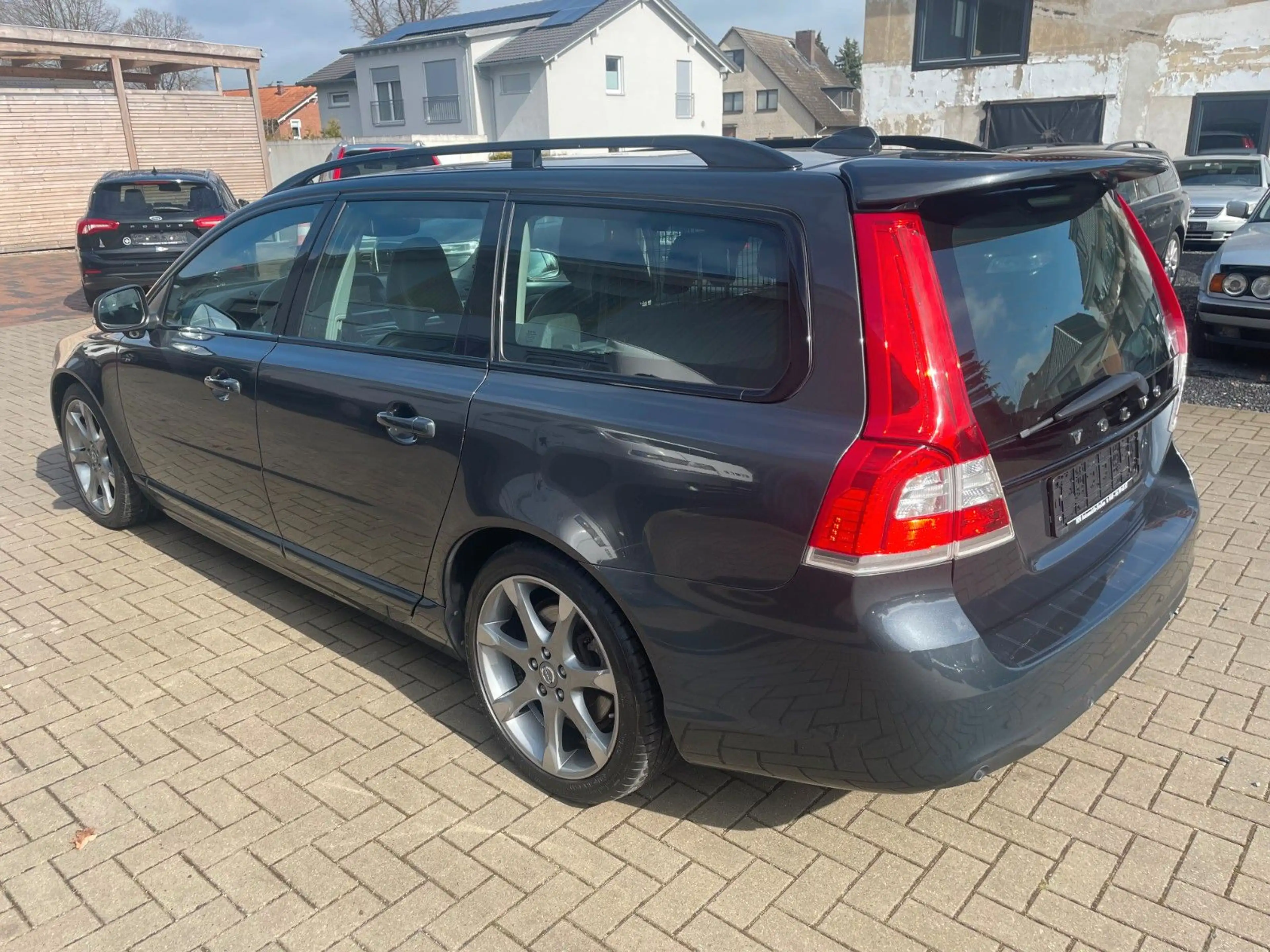 Volvo V70 Kombi D2 Black Edition NAVI,Leder — photo 4