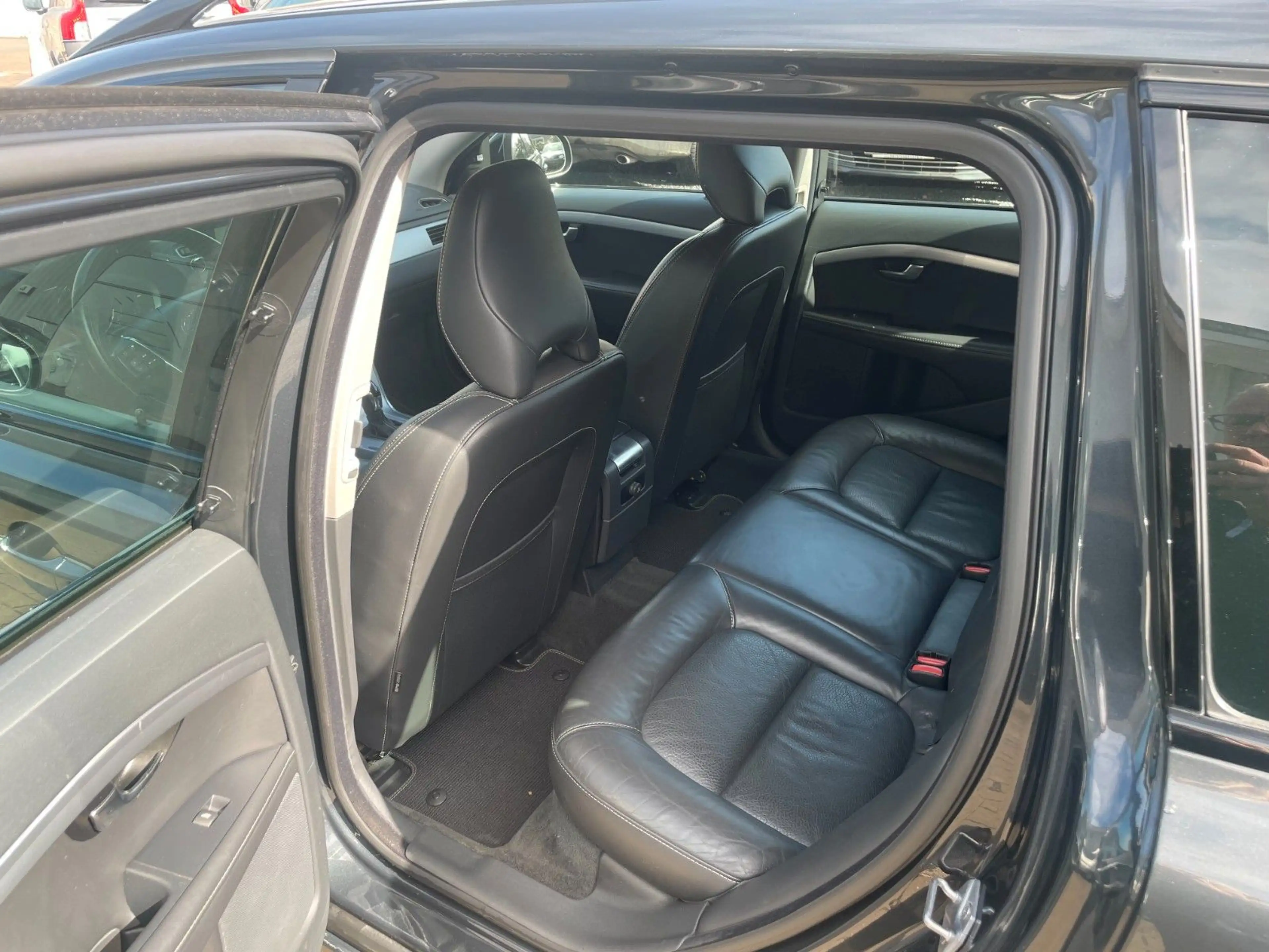 Volvo V70 Kombi D2 Black Edition NAVI,Leder — photo 12
