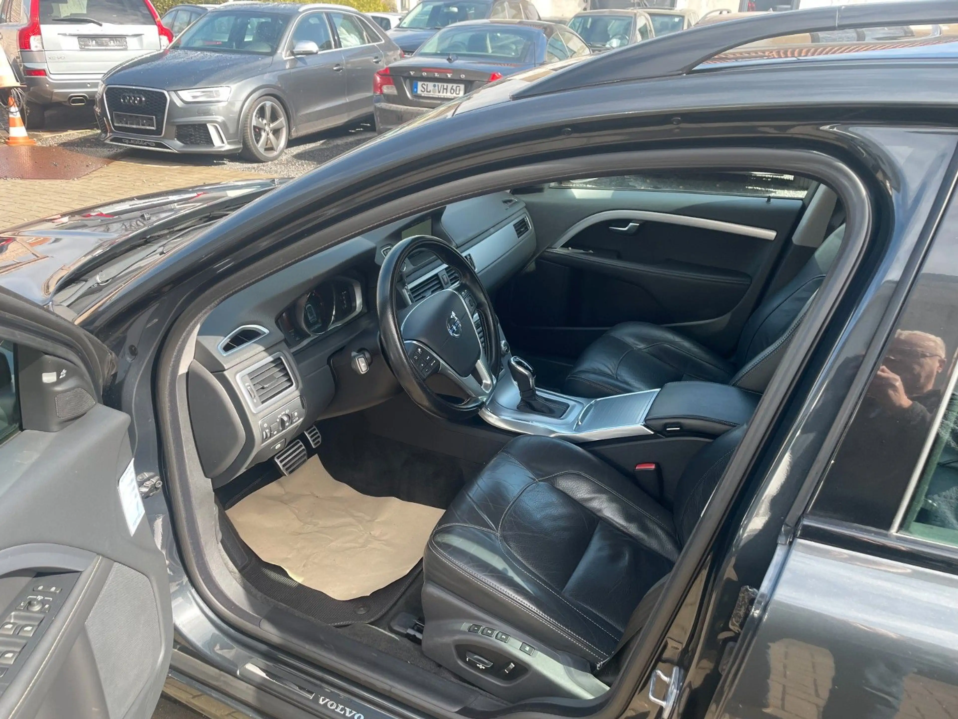 Volvo V70 Kombi D2 Black Edition NAVI,Leder — photo 11