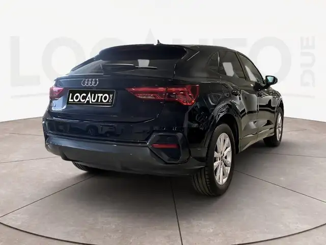 Audi Q3 view 4