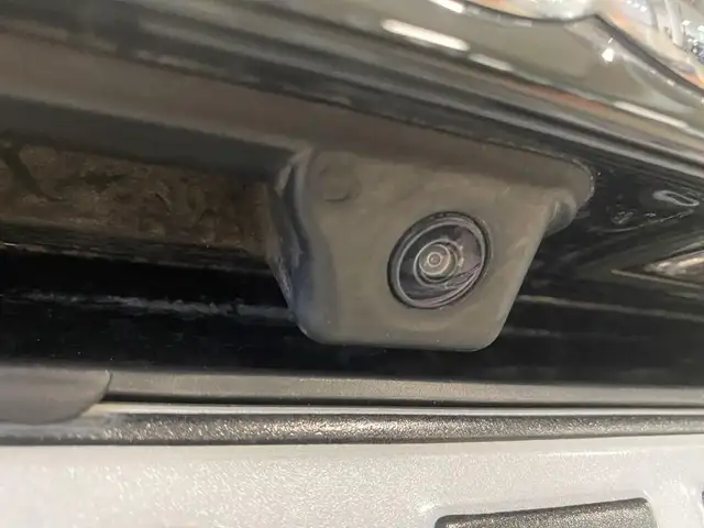 Audi Q3 view 13