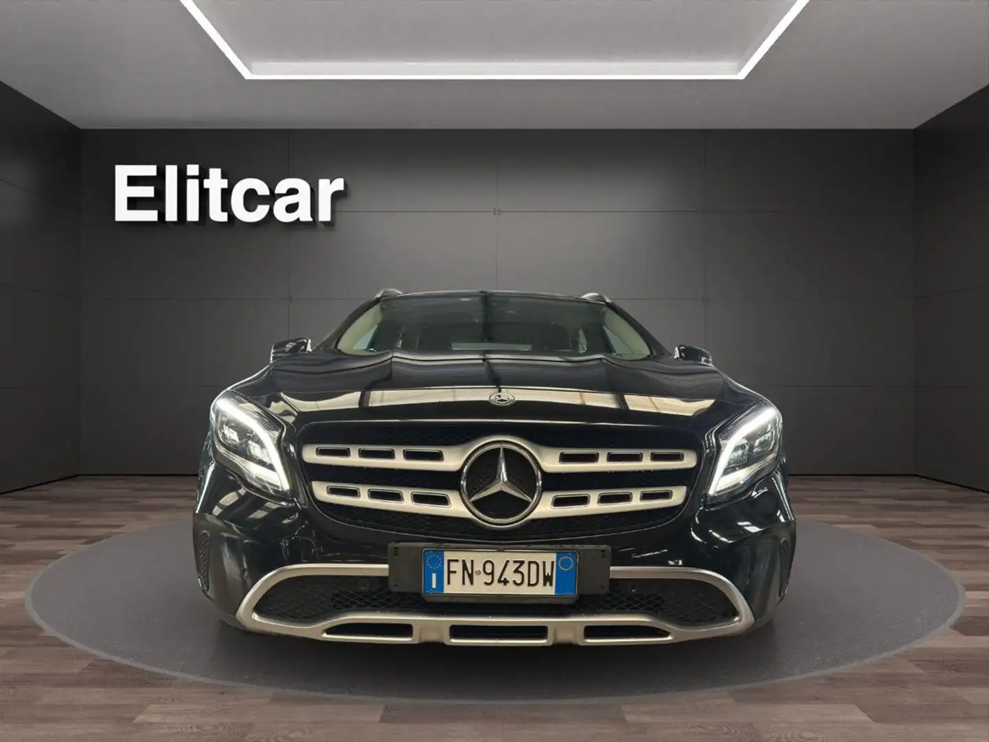 Mercedes-Benz GLA 220 d Automatic Sport Nero - 2