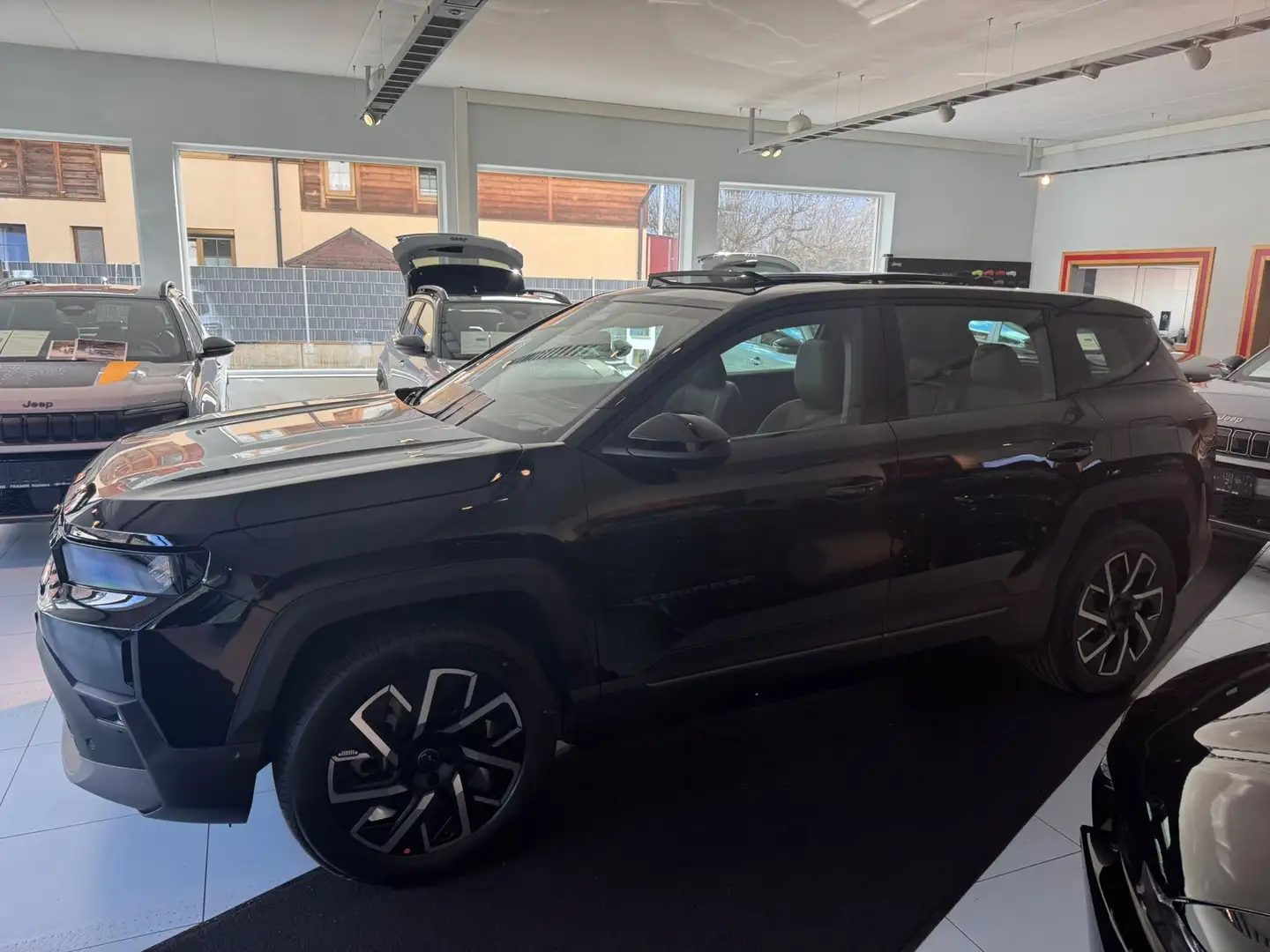 Jeep Compass Elektro 74 kWh Altitude Schwarz - 2