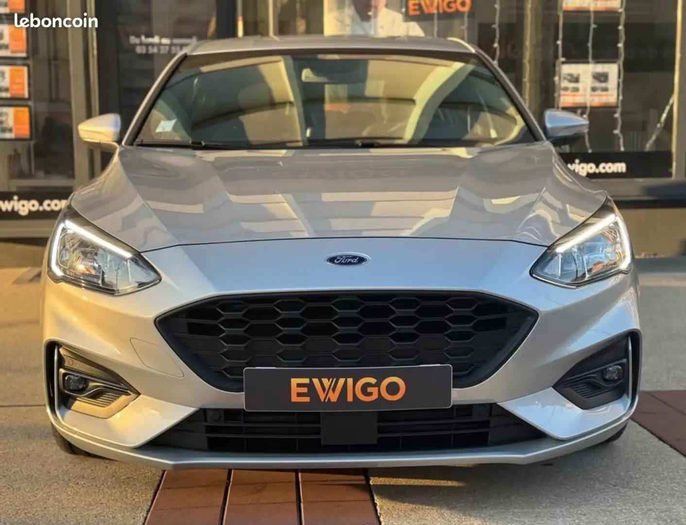 Ford Focus 1.0 ECOBOOST 125 HYBRID MHEV ST-LINE Gris - 2