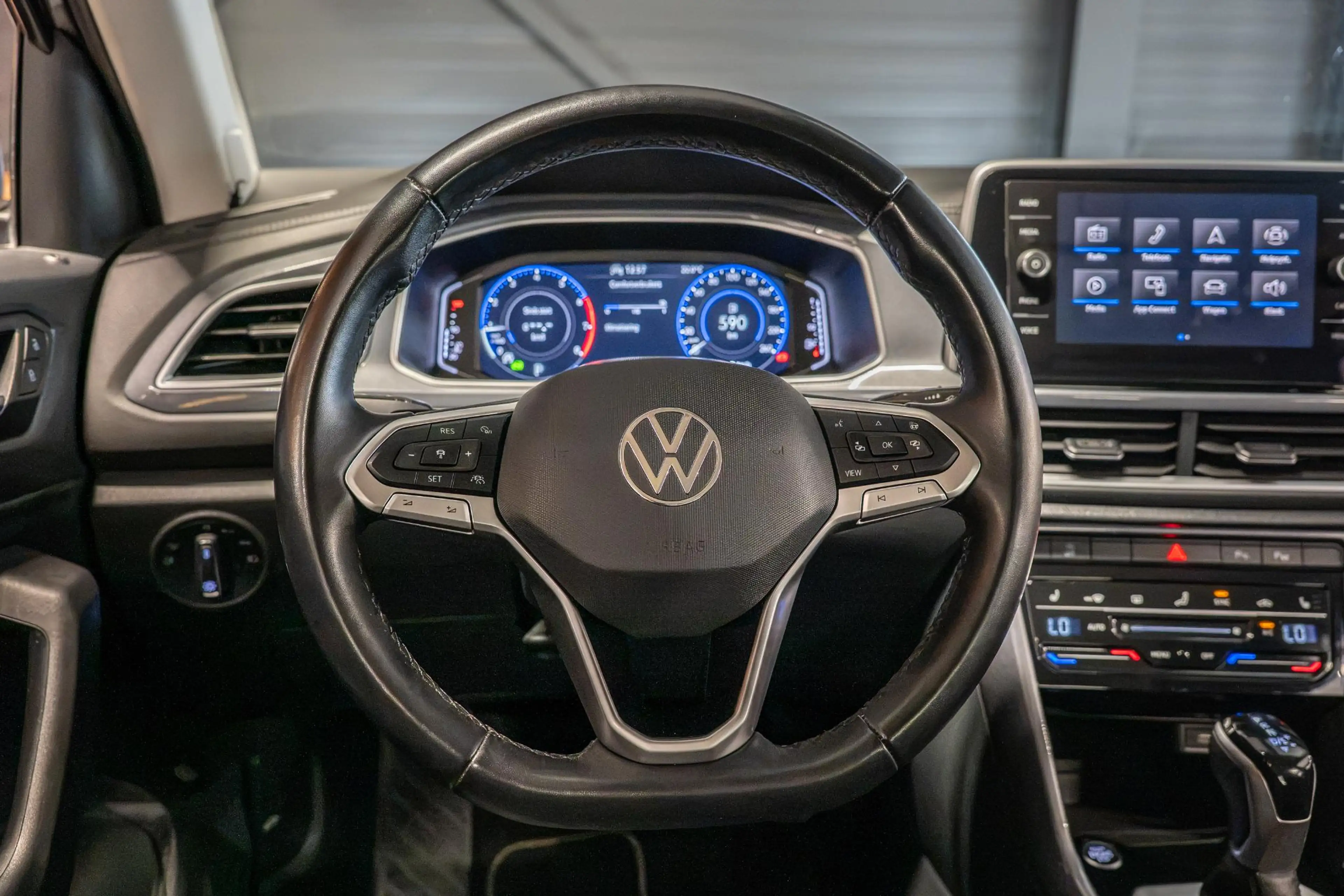Volkswagen T-Roc 1.5 TSI Life Afn. Trekhaak | Camera — photo 8
