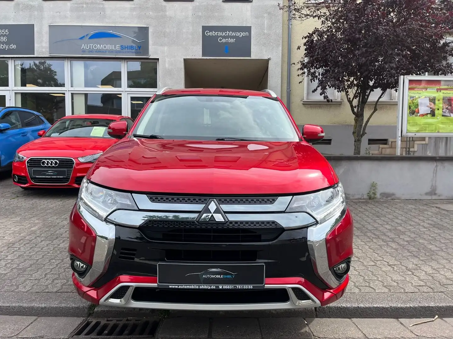 Mitsubishi Outlander PHEV Basis 4WD, Teilleder Rot - 2