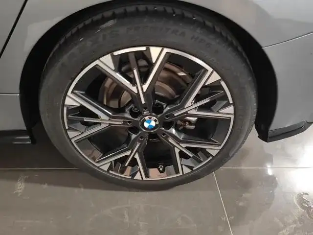 BMW M view 8