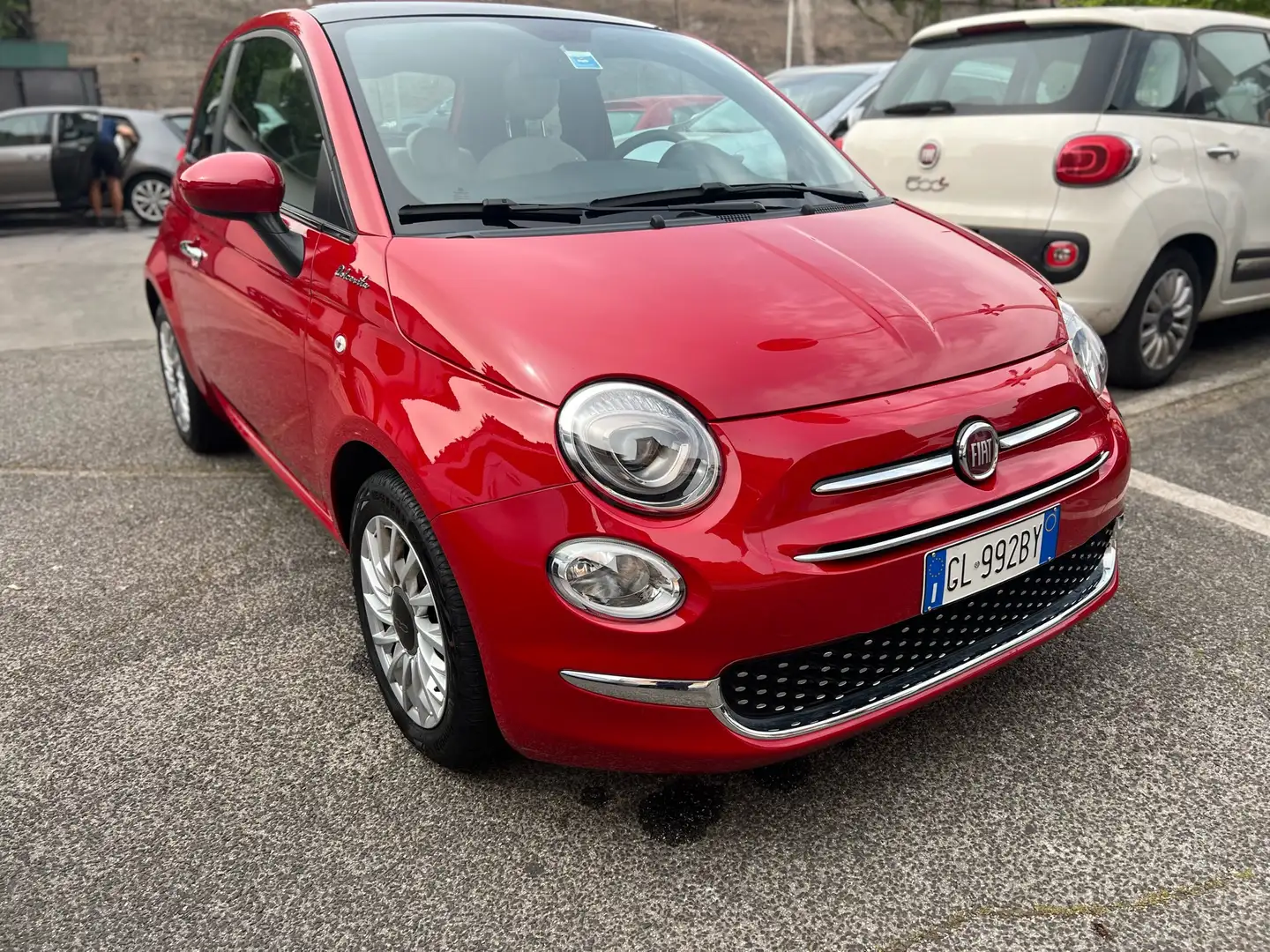 Fiat 500 1.0 hybrid Dolcevita 70cv Rood - 1