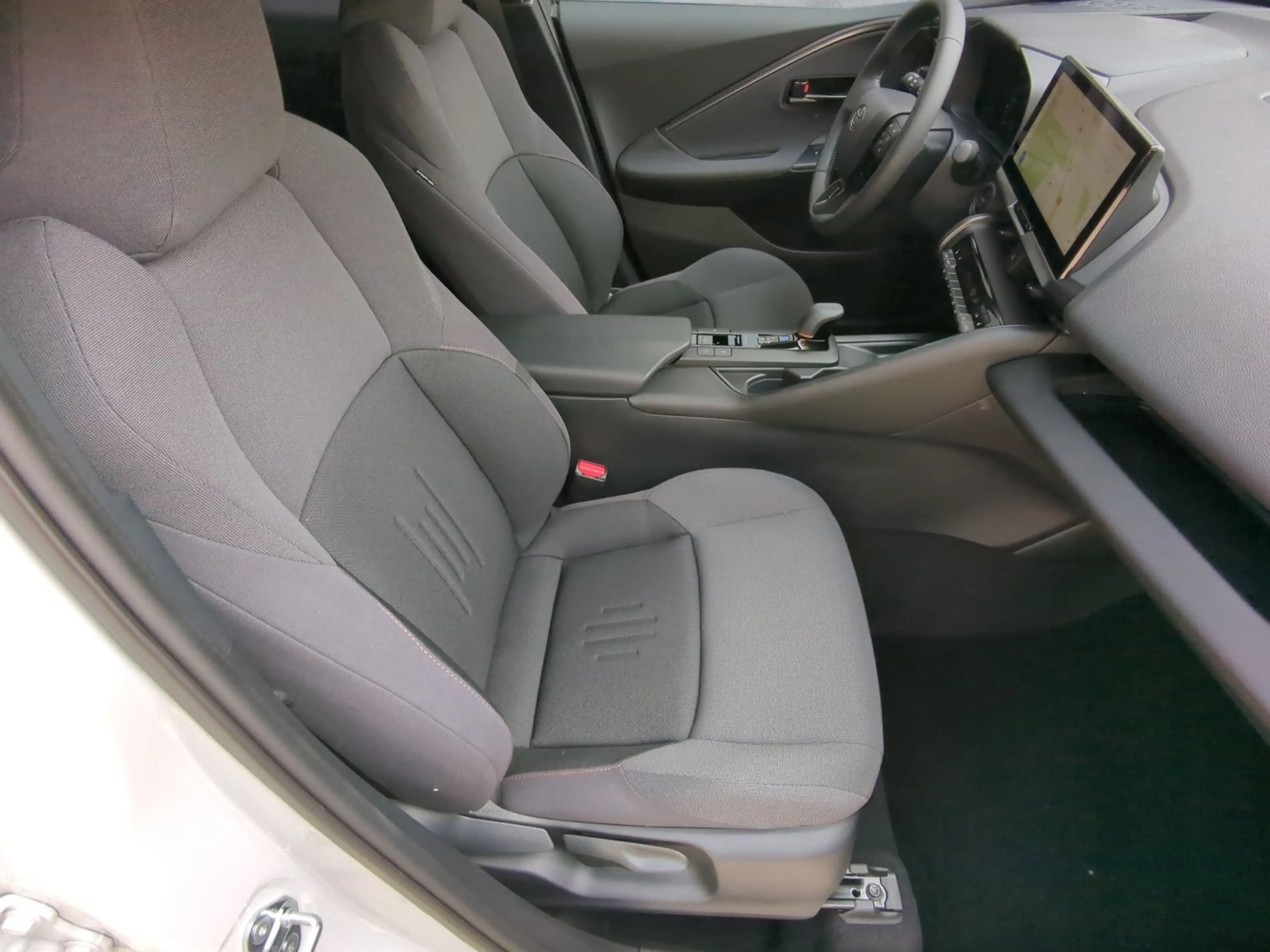 Toyota C-HR 2.0 Hybrid TEAM D LED+NAVI+APP+ACC+SHZ+RFK — photo 13