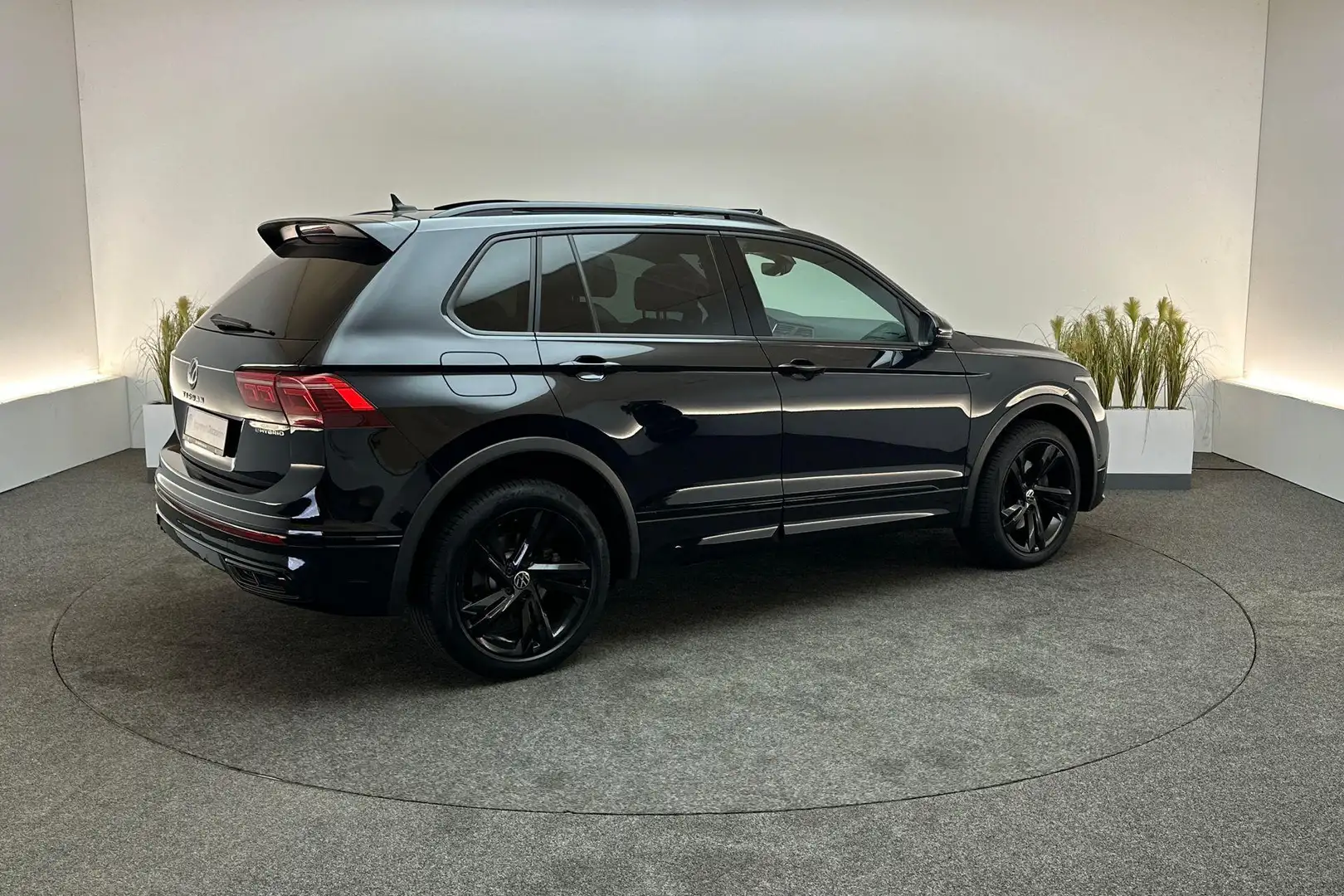 Volkswagen Tiguan 1.4 TSI 245pk DSG eHybrid R-Line Business+ | SoH 9 Noir - 2