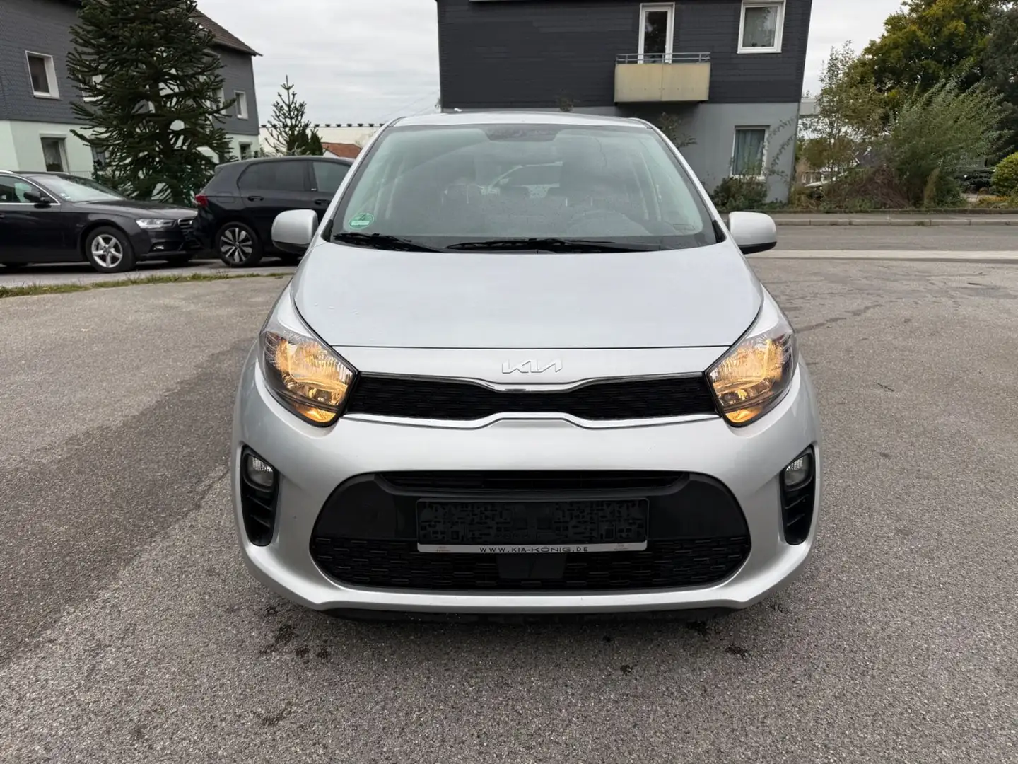 Kia Picanto Automatik 4-Türig sehr gepflegt Silber - 2