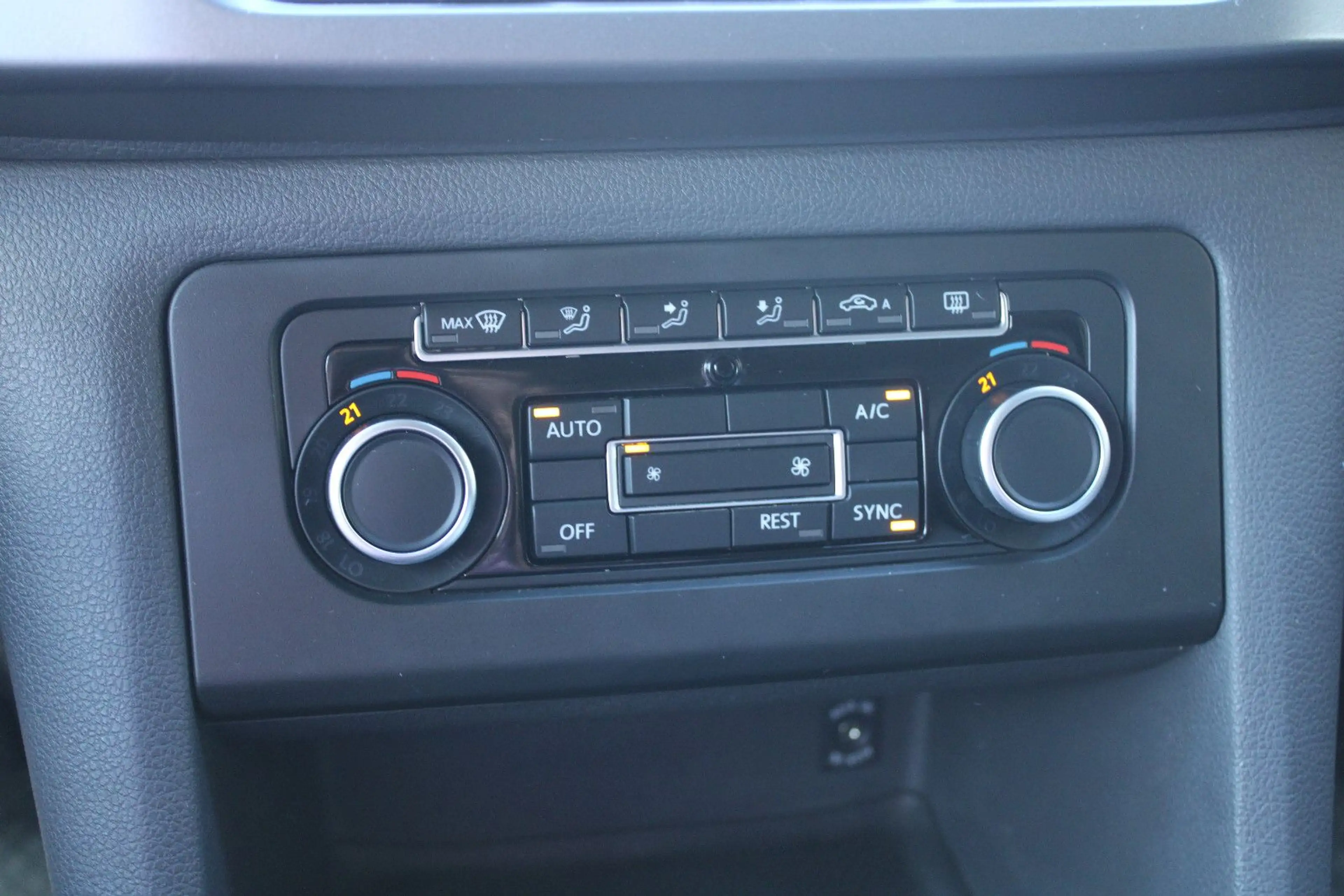 Volkswagen Amarok Canyon DoubleCab 4Motion — photo 20