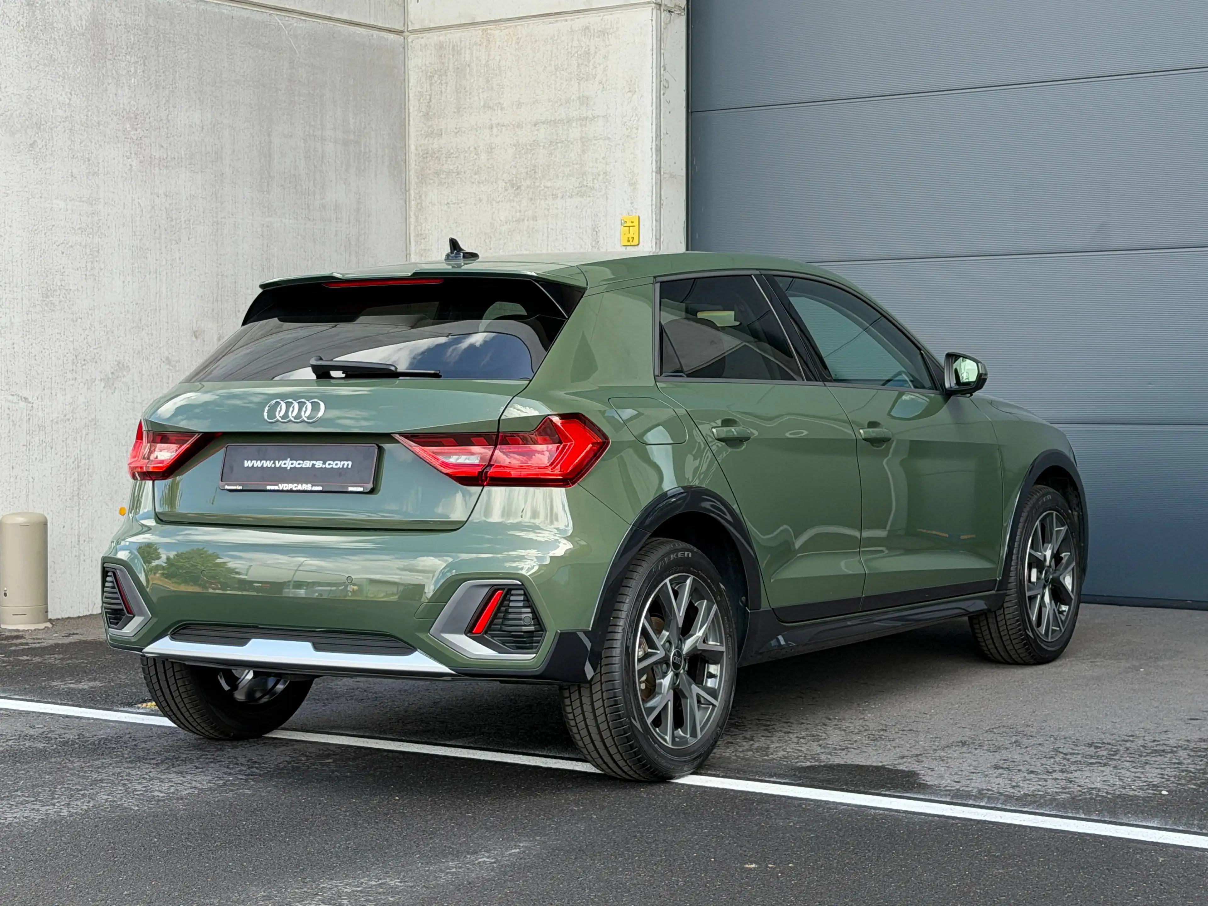 Audi A1 ALLSTREET 30TFSI S-LINE LEDER ACC DISTRIKT GREEN — photo 4